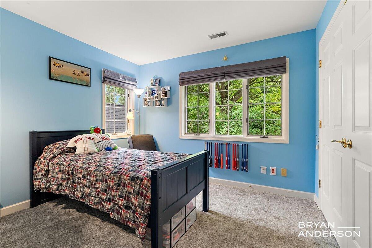 1015 Bradford Hollow Lane NE Grand Rapids MI 49525