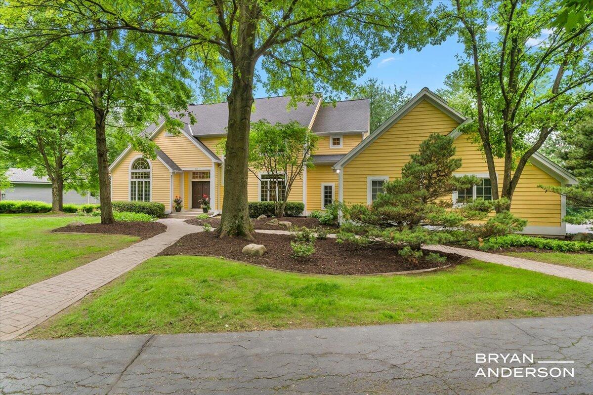 1015 Bradford Hollow Lane NE Grand Rapids MI 49525