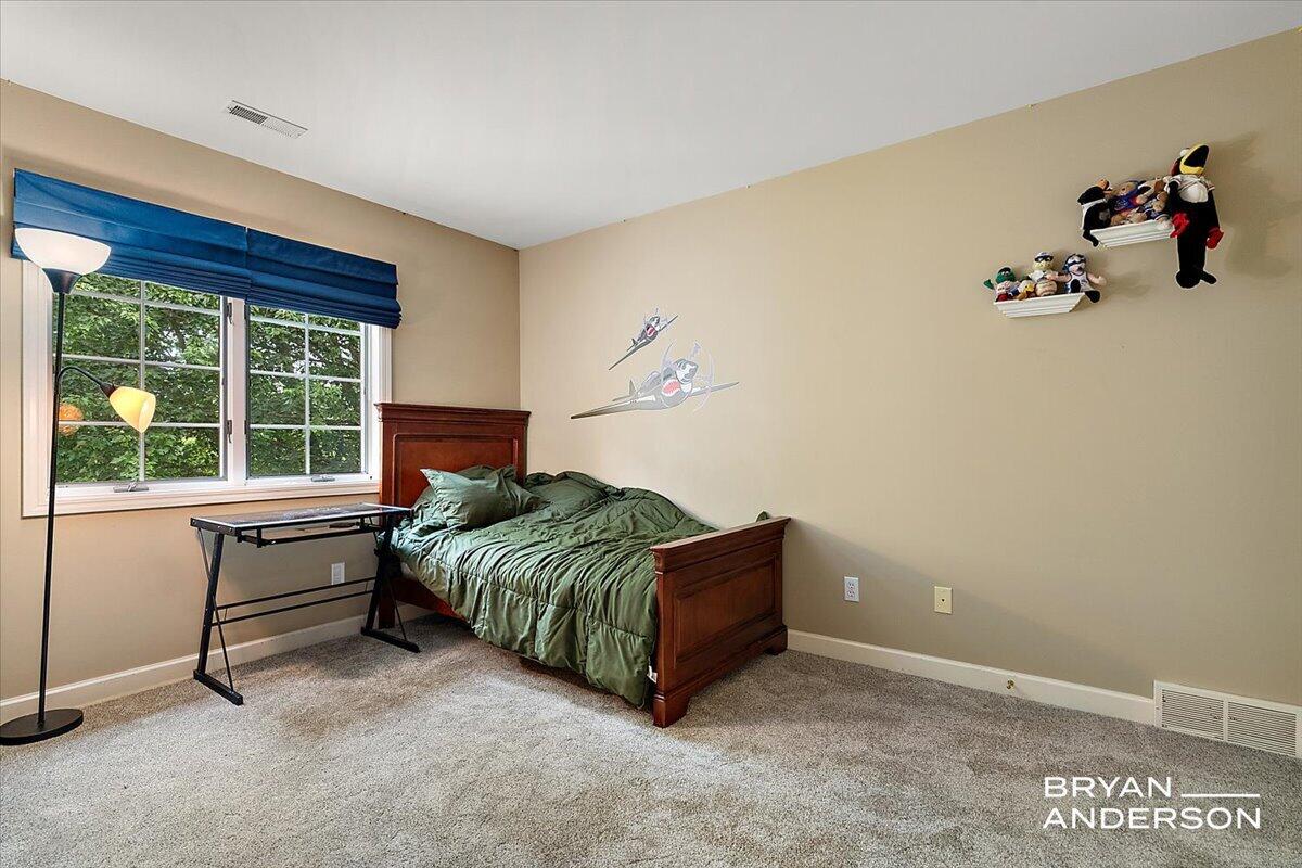 1015 Bradford Hollow Lane NE Grand Rapids MI 49525