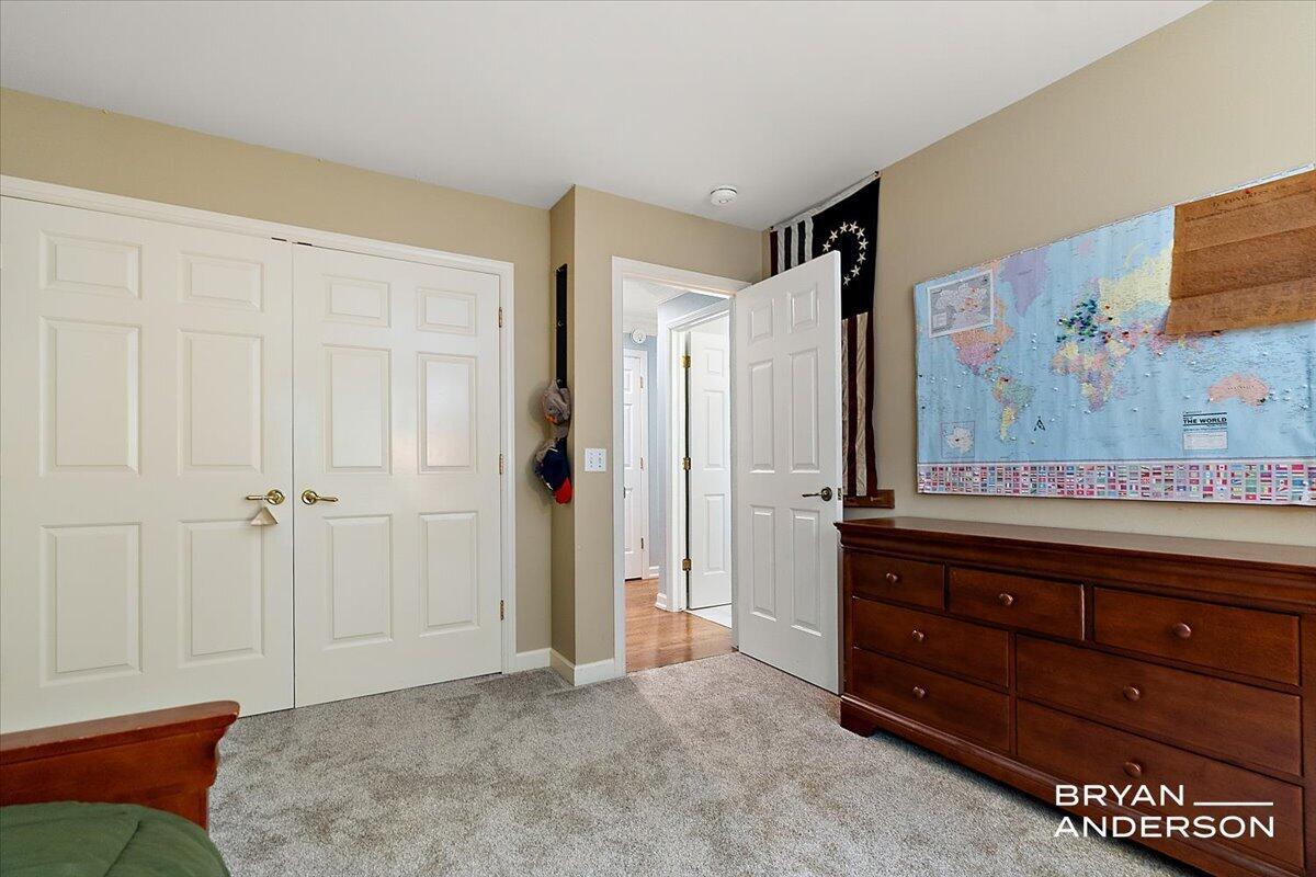1015 Bradford Hollow Lane NE Grand Rapids MI 49525