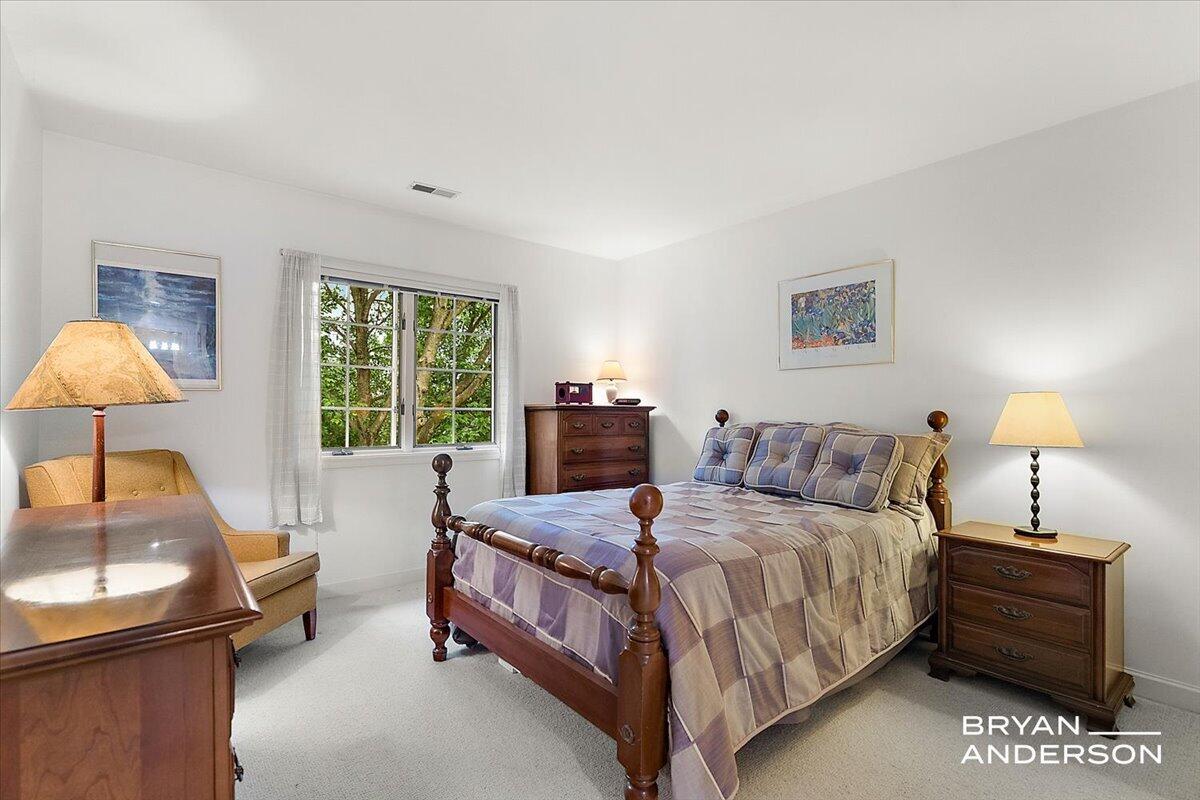 1015 Bradford Hollow Lane NE Grand Rapids MI 49525