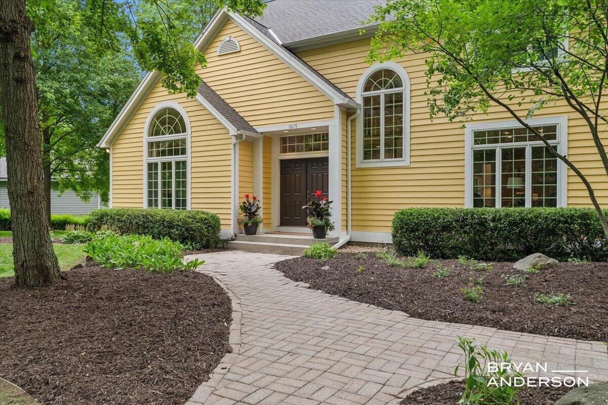 1015 Bradford Hollow Lane NE Grand Rapids MI 49525