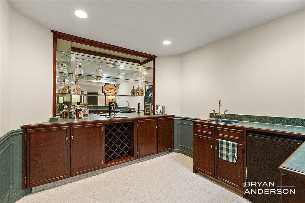 1015 Bradford Hollow Lane NE Grand Rapids MI 49525