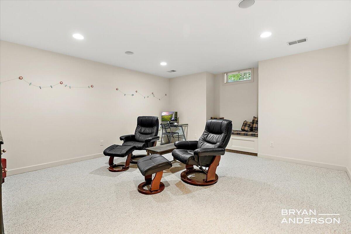 1015 Bradford Hollow Lane NE Grand Rapids MI 49525