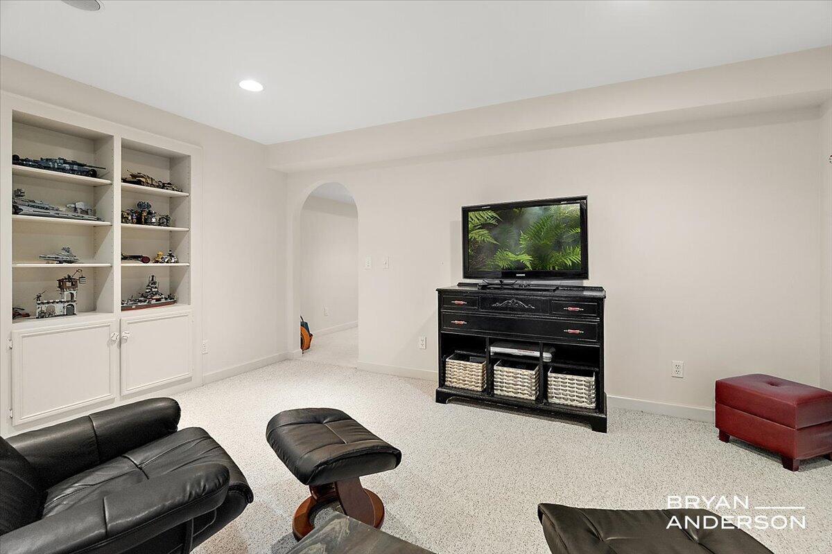 1015 Bradford Hollow Lane NE Grand Rapids MI 49525
