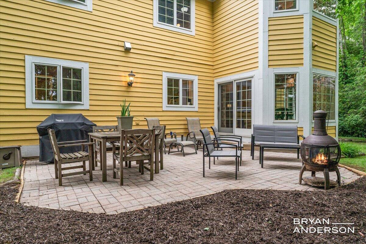 1015 Bradford Hollow Lane NE Grand Rapids MI 49525