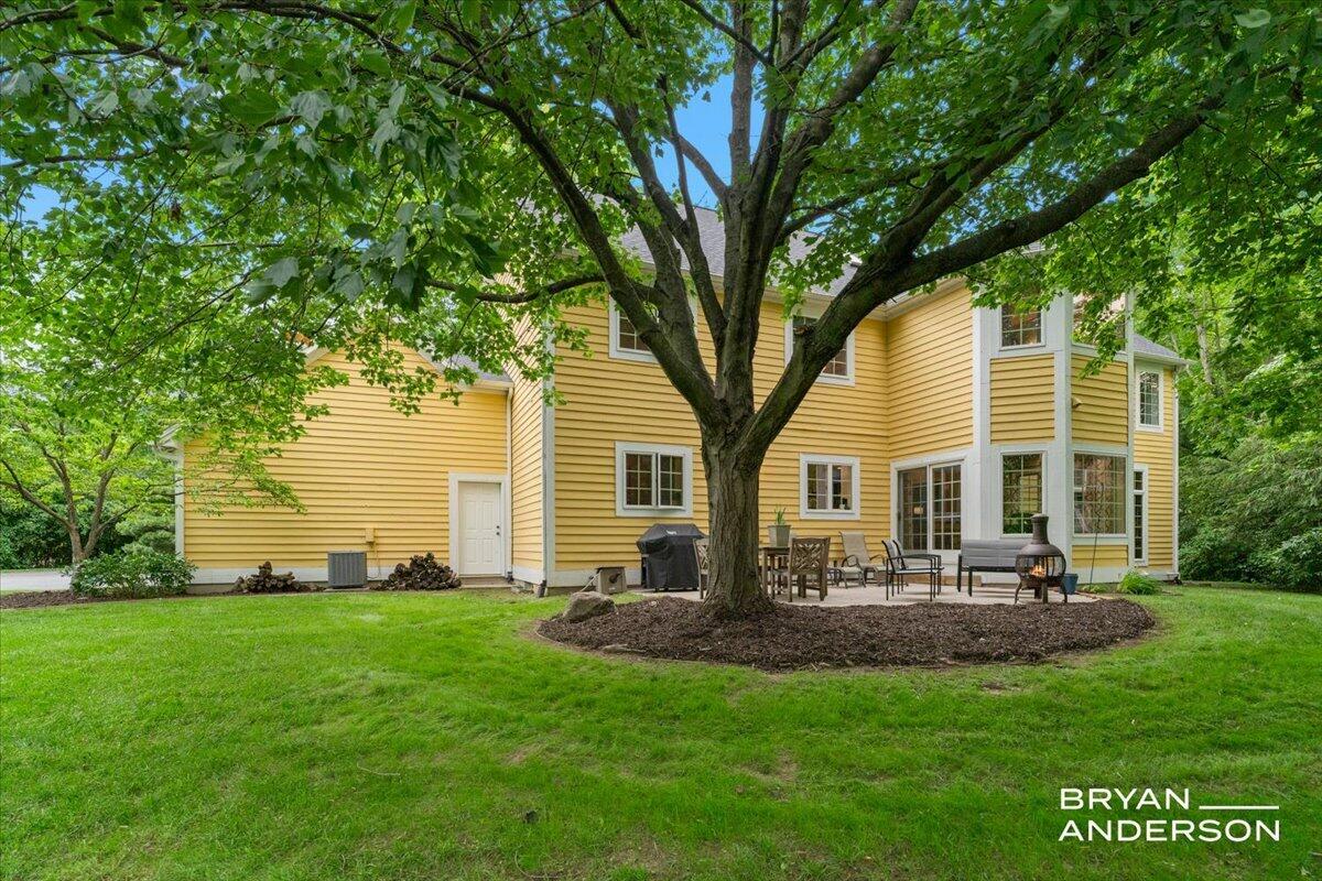 1015 Bradford Hollow Lane NE Grand Rapids MI 49525