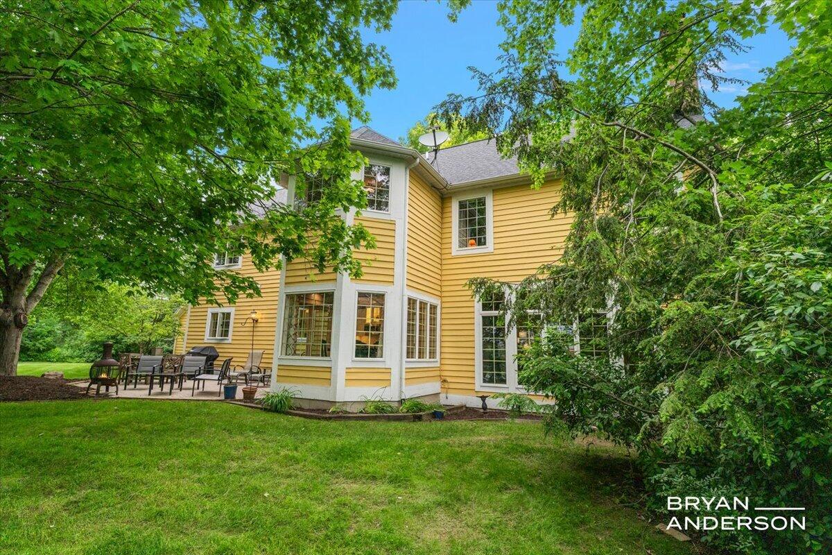1015 Bradford Hollow Lane NE Grand Rapids MI 49525