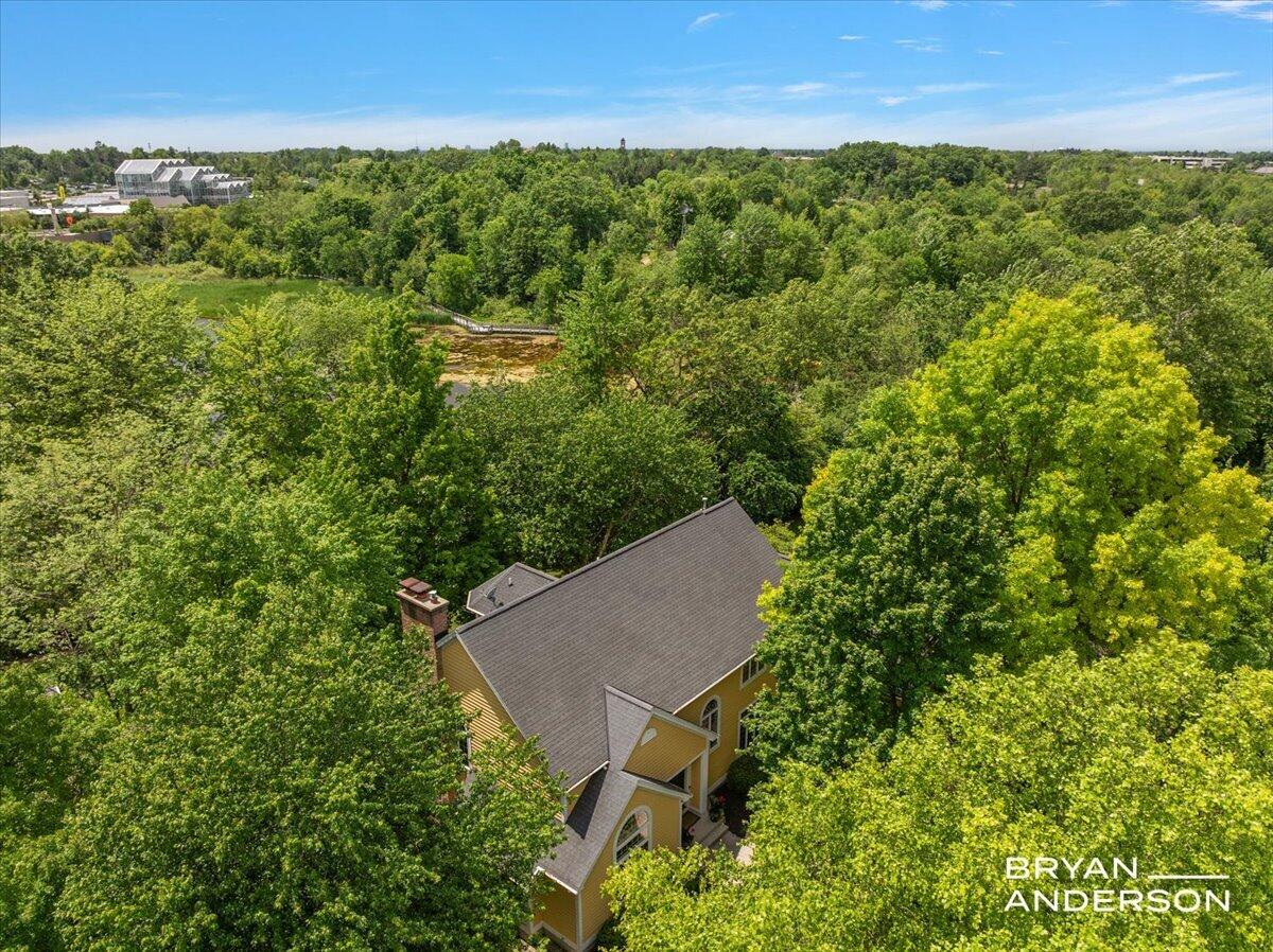 1015 Bradford Hollow Lane NE Grand Rapids MI 49525
