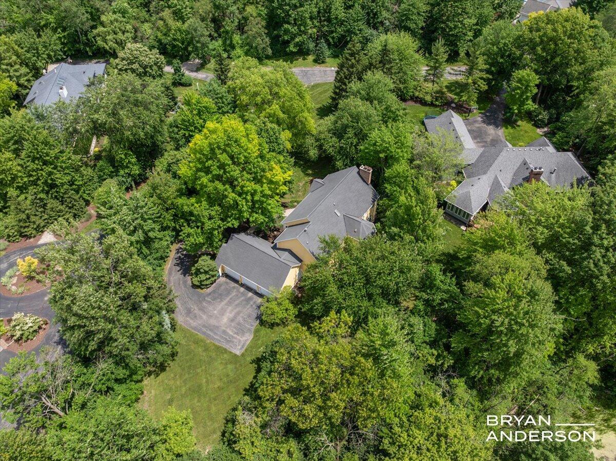1015 Bradford Hollow Lane NE Grand Rapids MI 49525