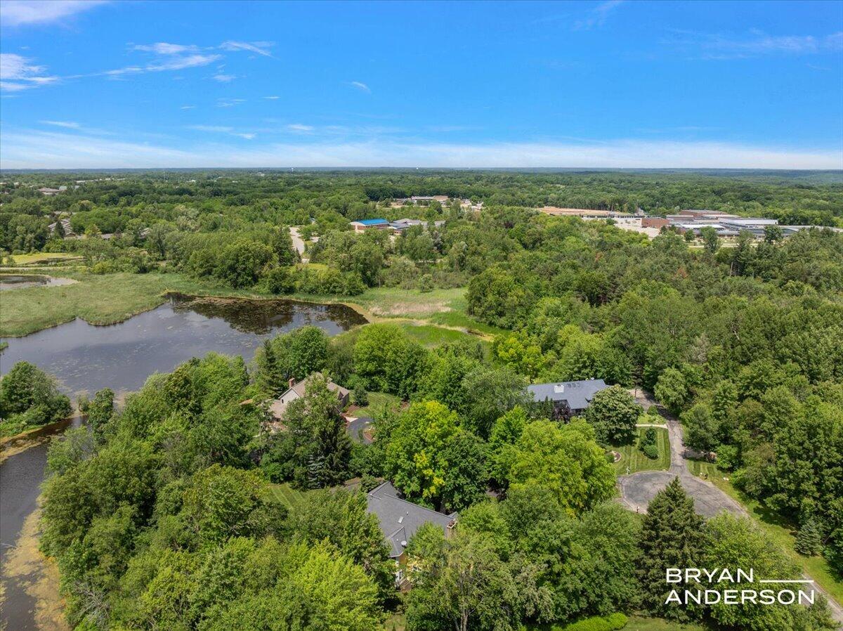 1015 Bradford Hollow Lane NE Grand Rapids MI 49525