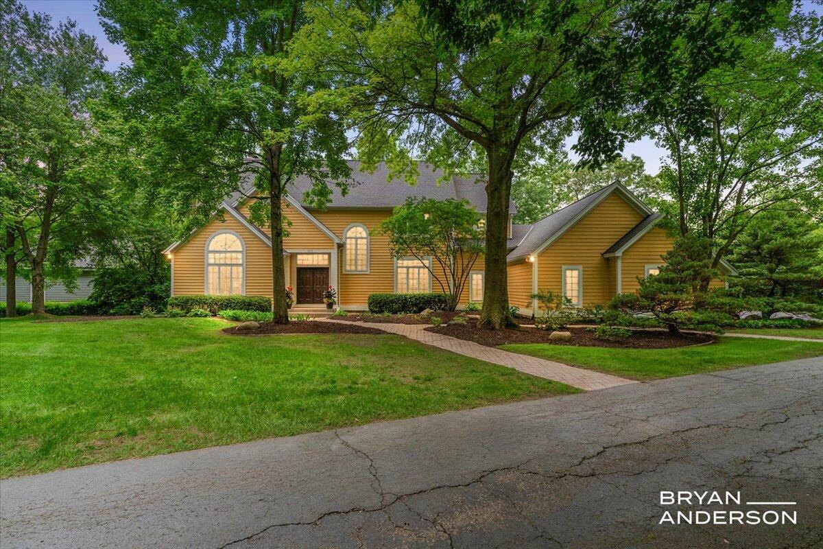 1015 Bradford Hollow Lane NE Grand Rapids MI 49525