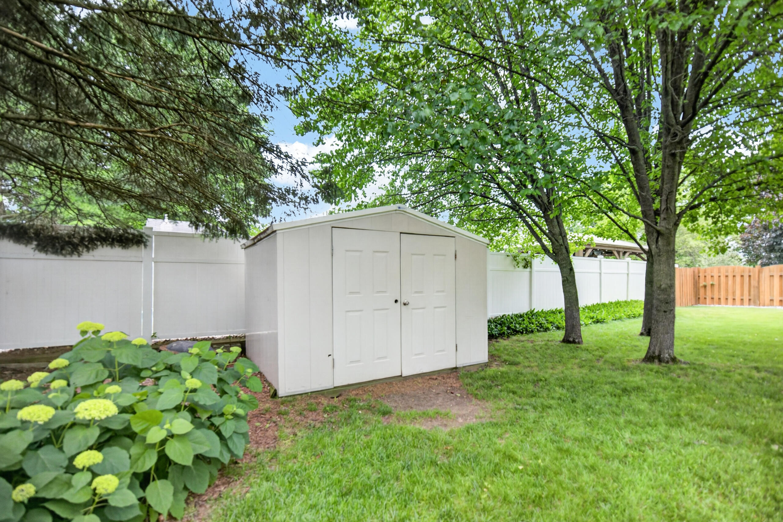 5141 Lewsinda Avenue Kalamazoo MI 49009