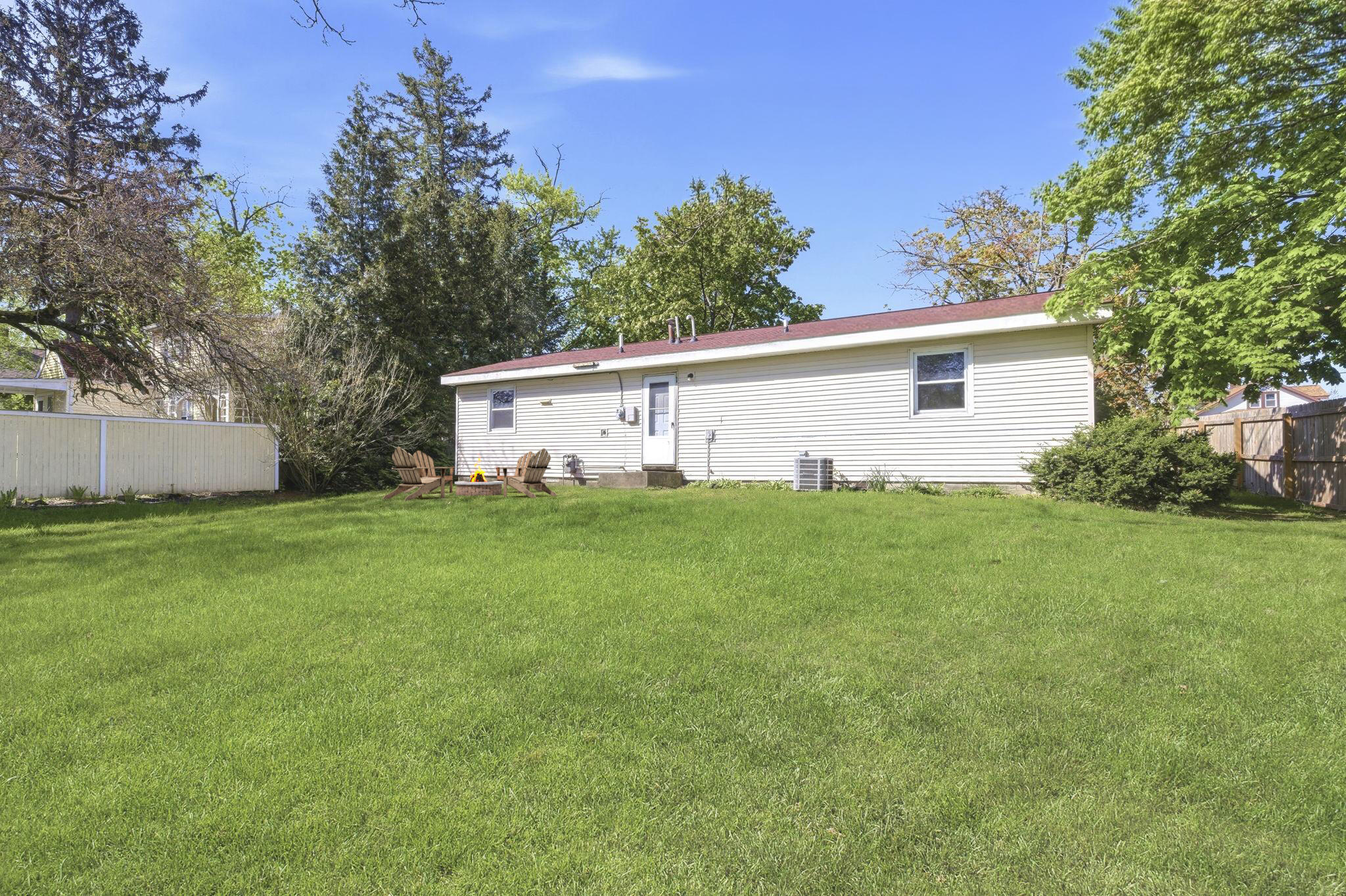 17 S Willard Street New Buffalo MI 49117