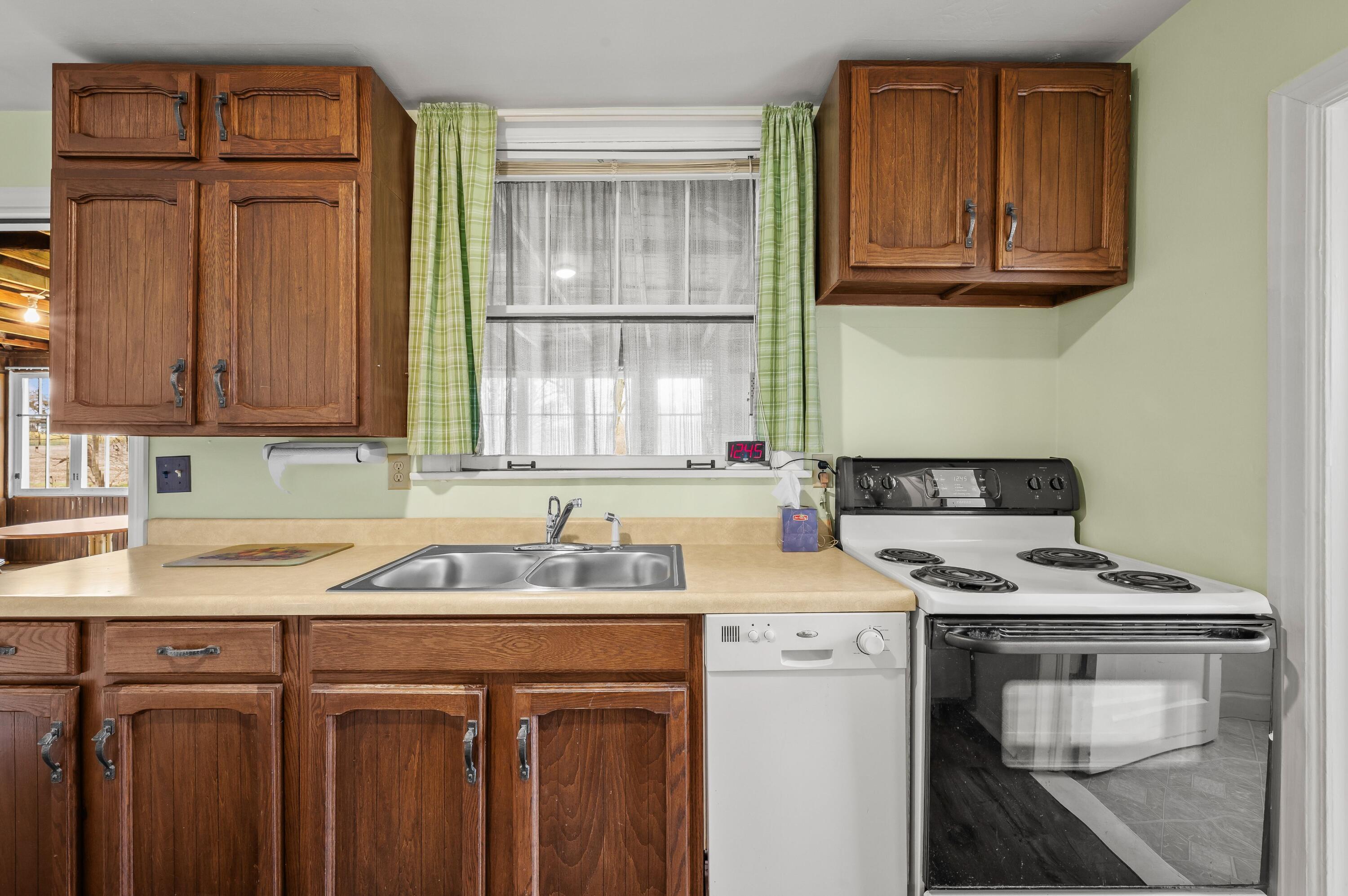 13690 Cleveland Avenue Buchanan MI 49107