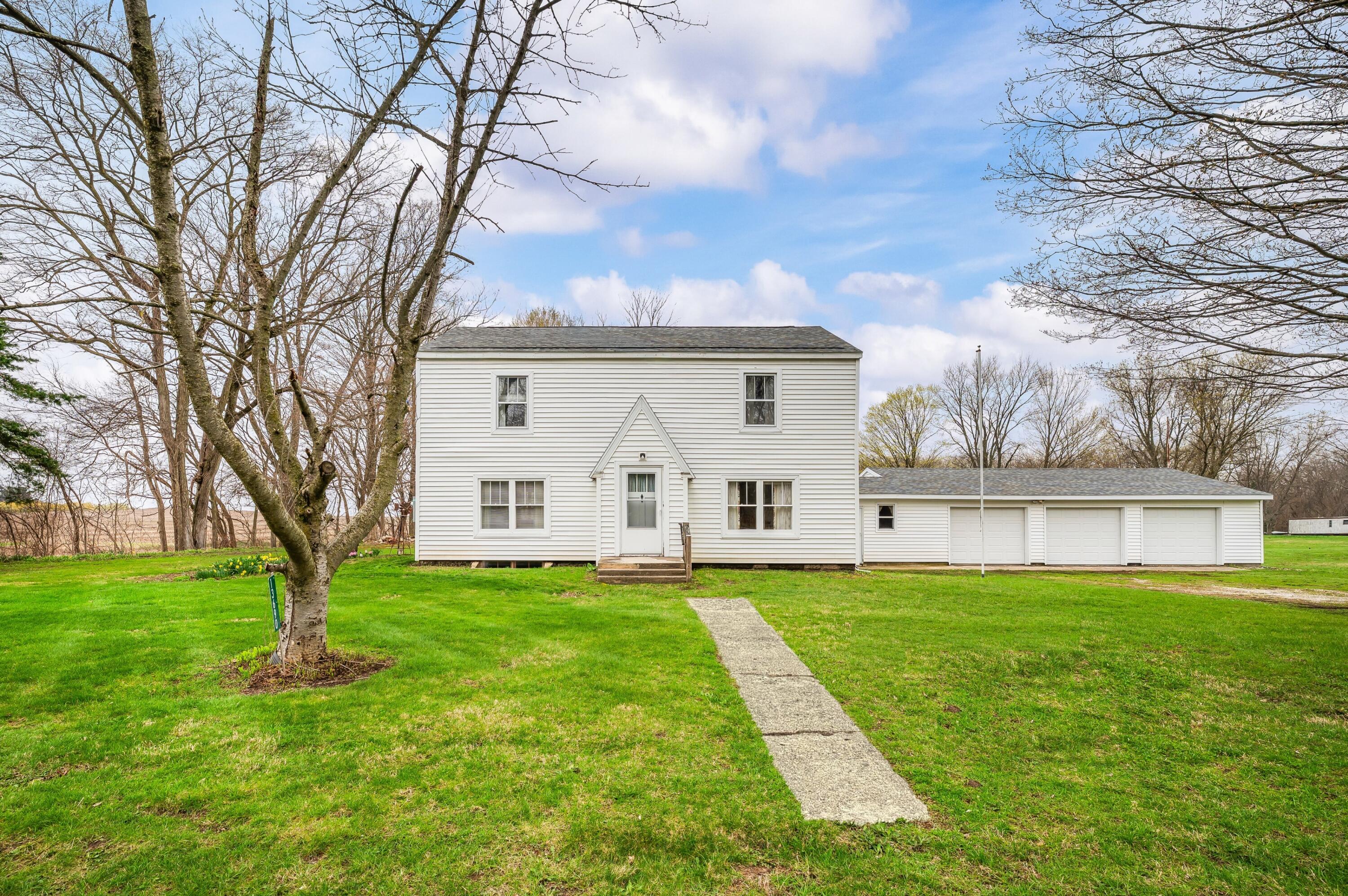 13690 Cleveland Avenue Buchanan MI 49107