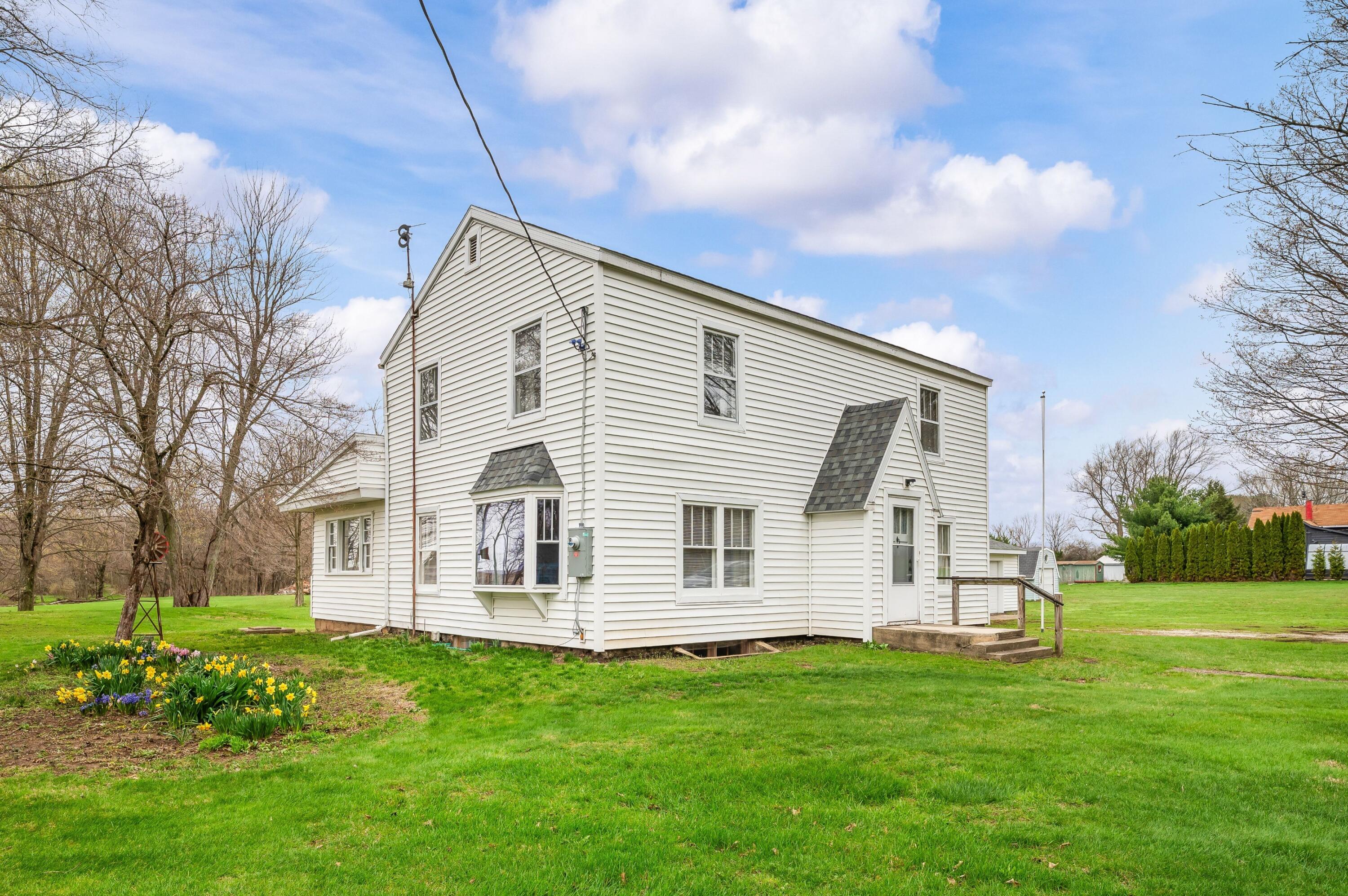 13690 Cleveland Avenue Buchanan MI 49107