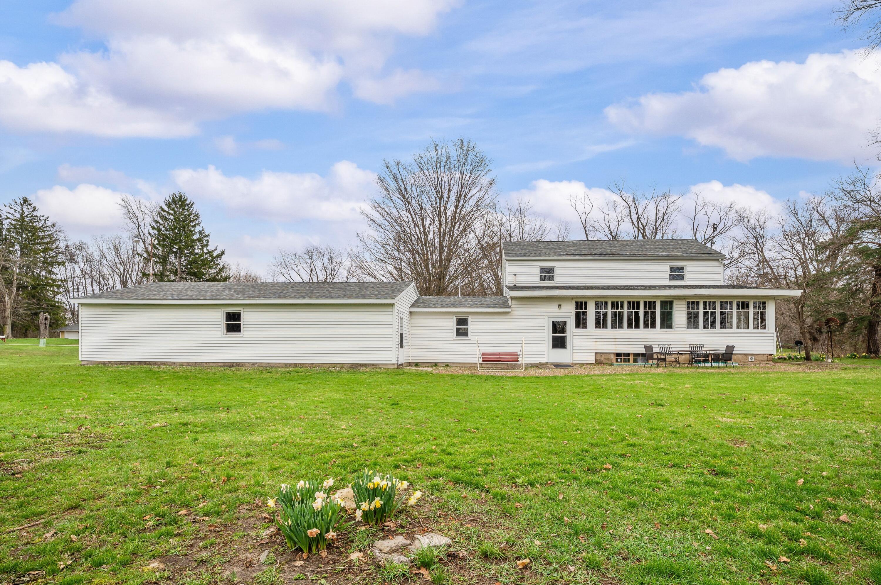 13690 Cleveland Avenue Buchanan MI 49107