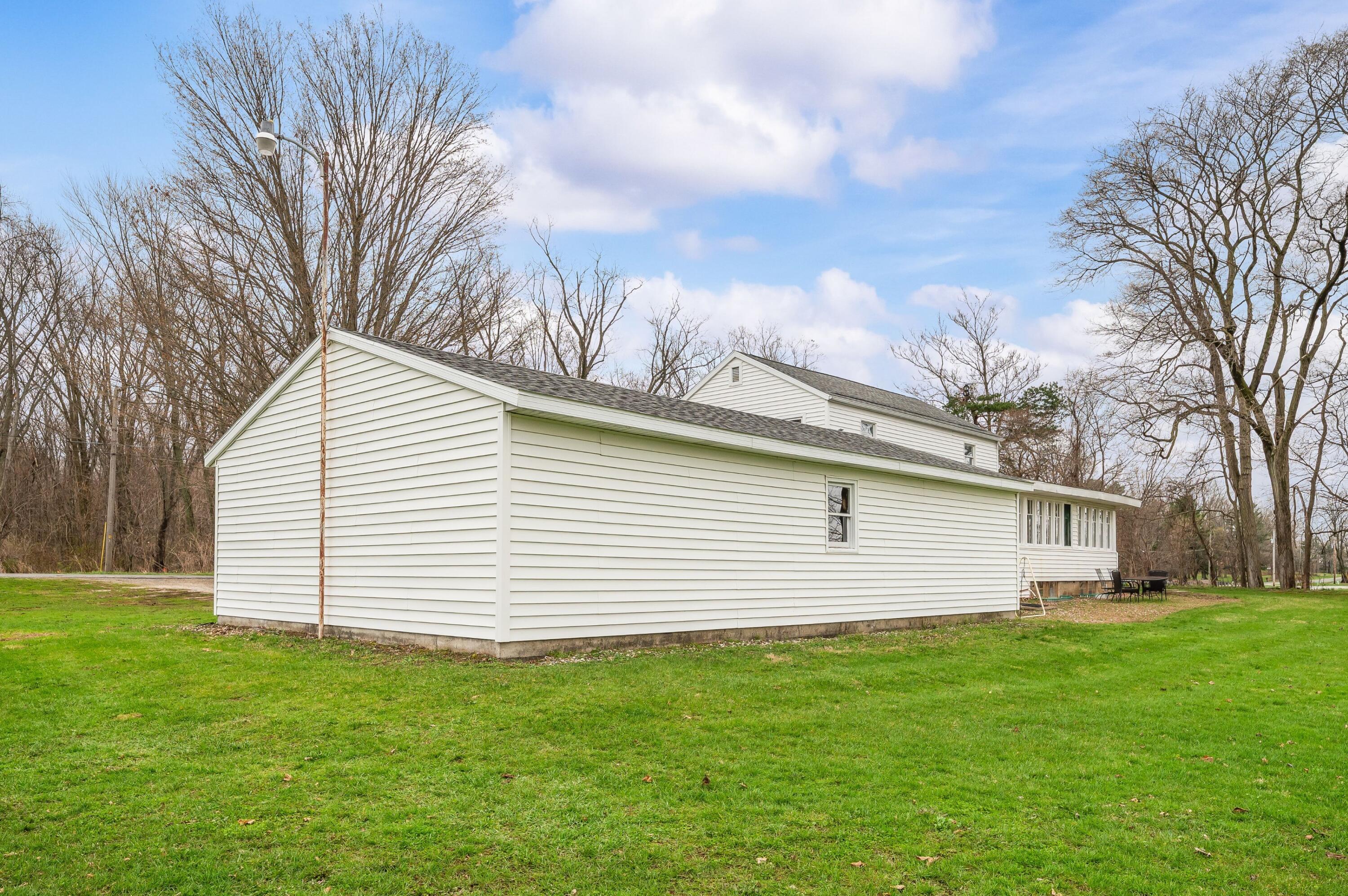 13690 Cleveland Avenue Buchanan MI 49107