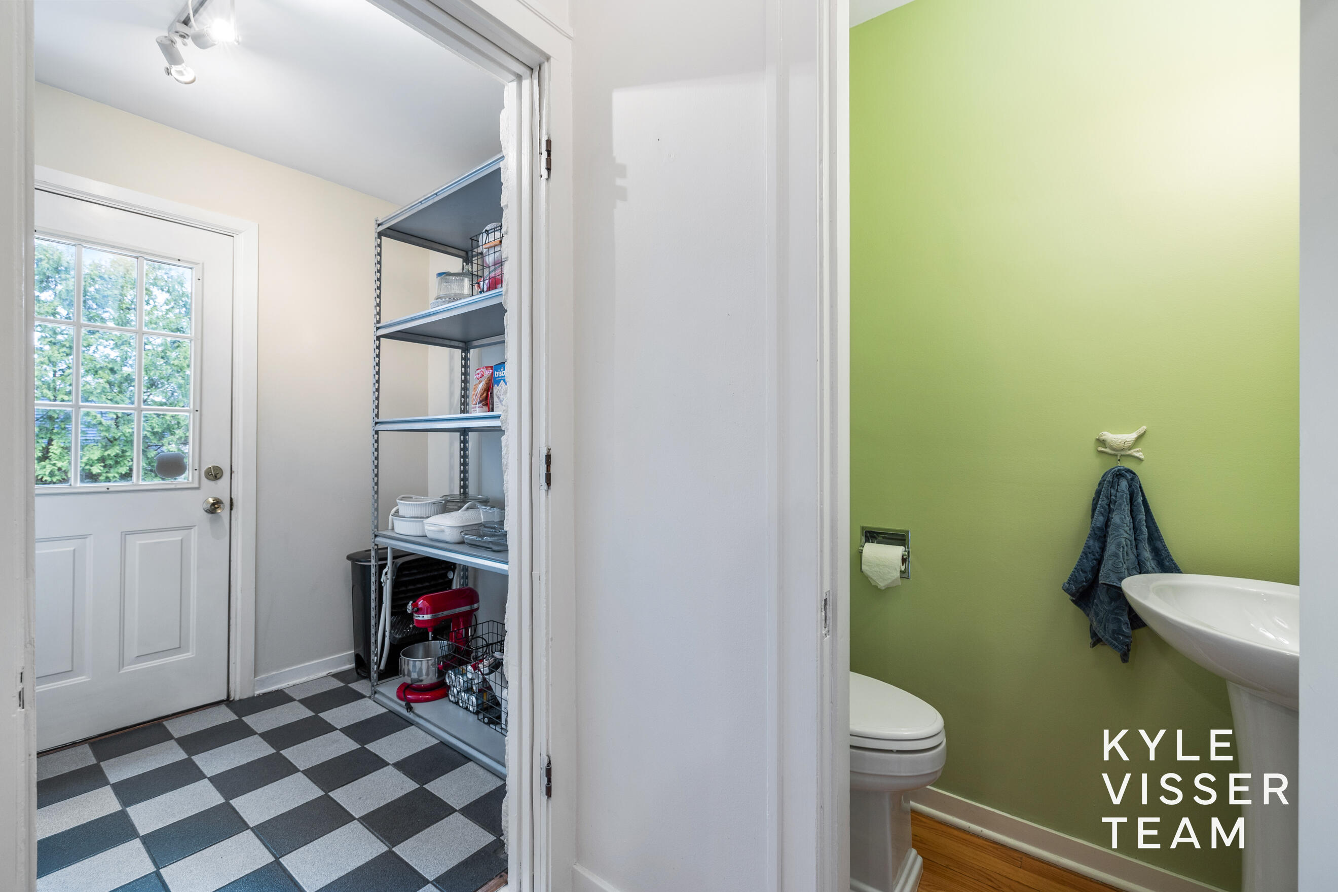 1543 Edgewood Avenue SE East Grand Rapids MI 49506