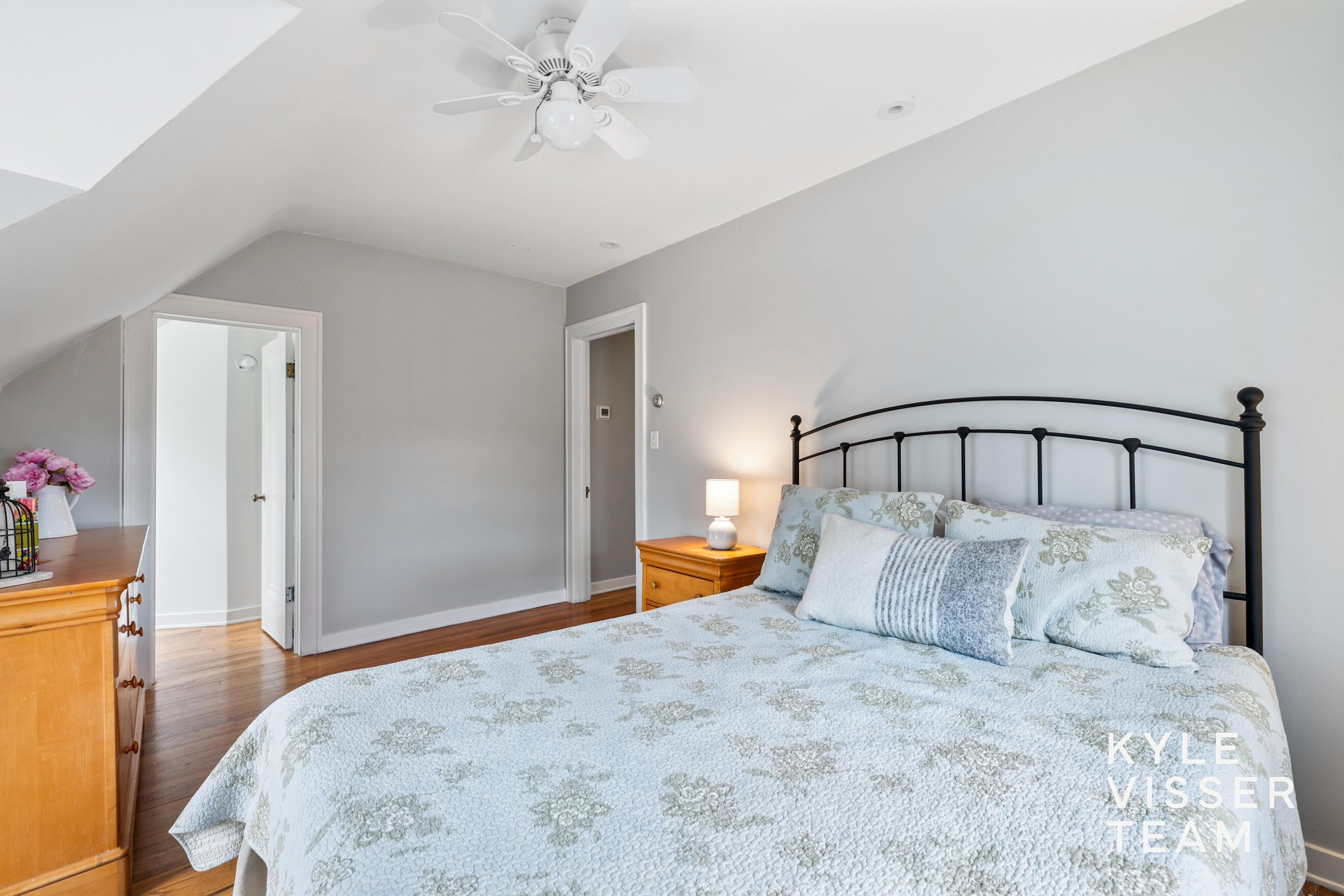 1543 Edgewood Avenue SE East Grand Rapids MI 49506