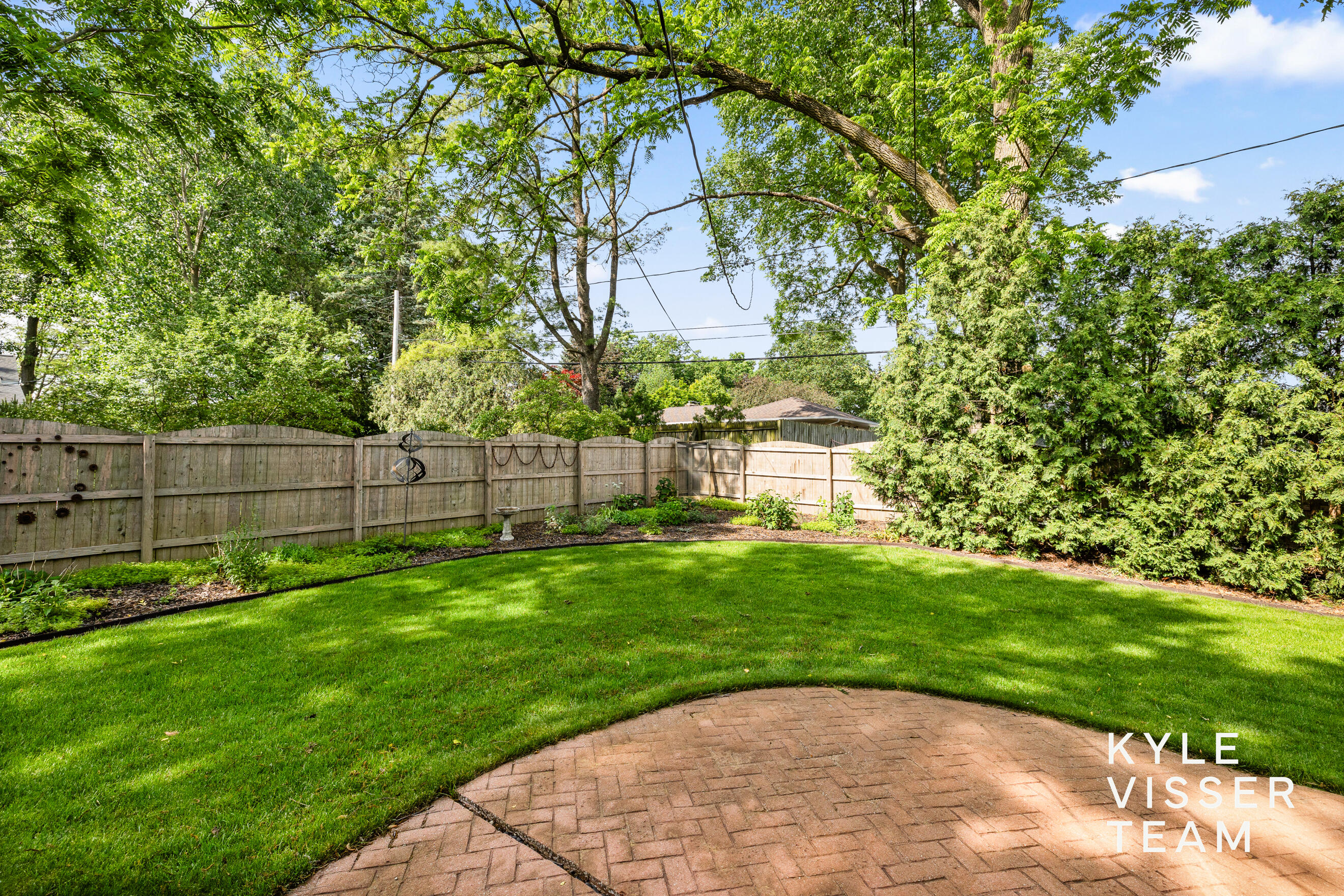 1543 Edgewood Avenue SE East Grand Rapids MI 49506