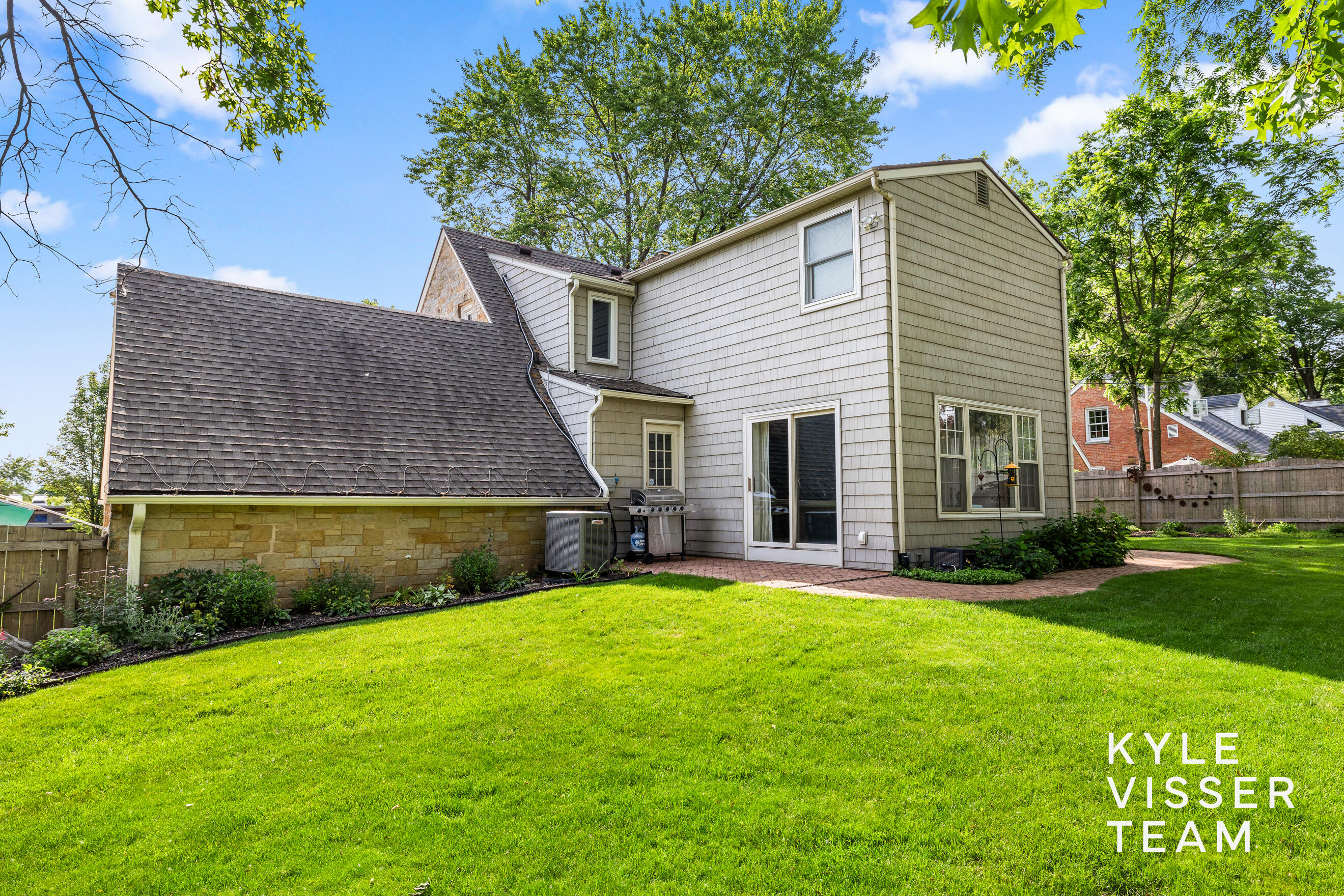 1543 Edgewood Avenue SE East Grand Rapids MI 49506