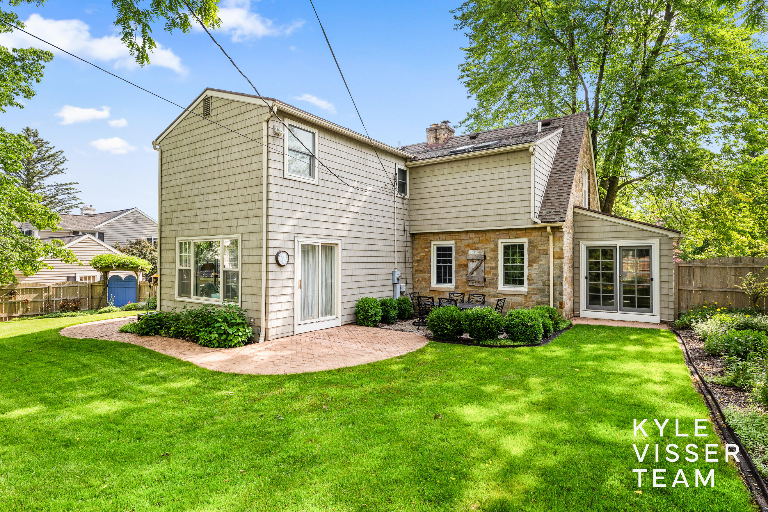 1543 Edgewood Avenue SE East Grand Rapids MI 49506