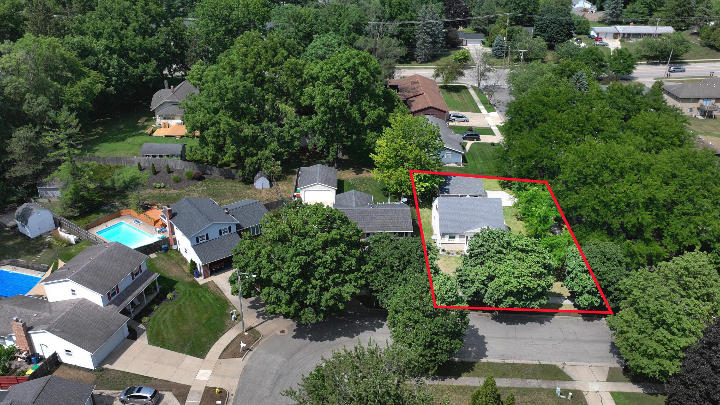 1135 Walwood Drive NE Grand Rapids MI 49505