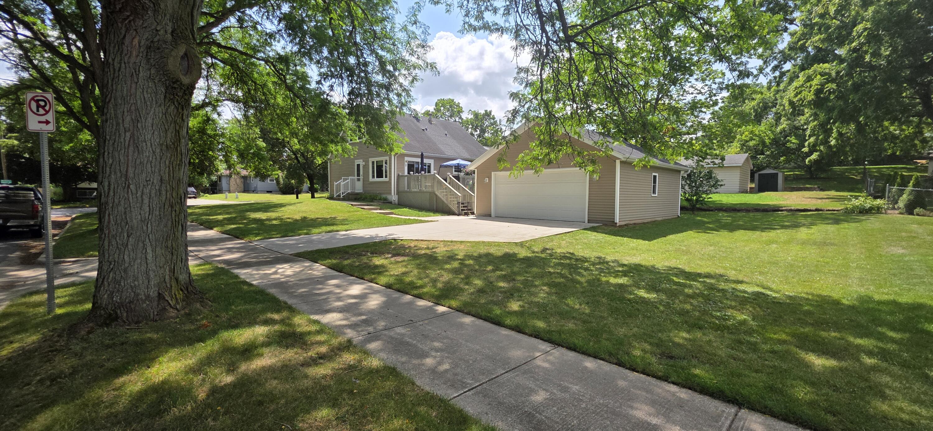 1135 Walwood Drive NE Grand Rapids MI 49505