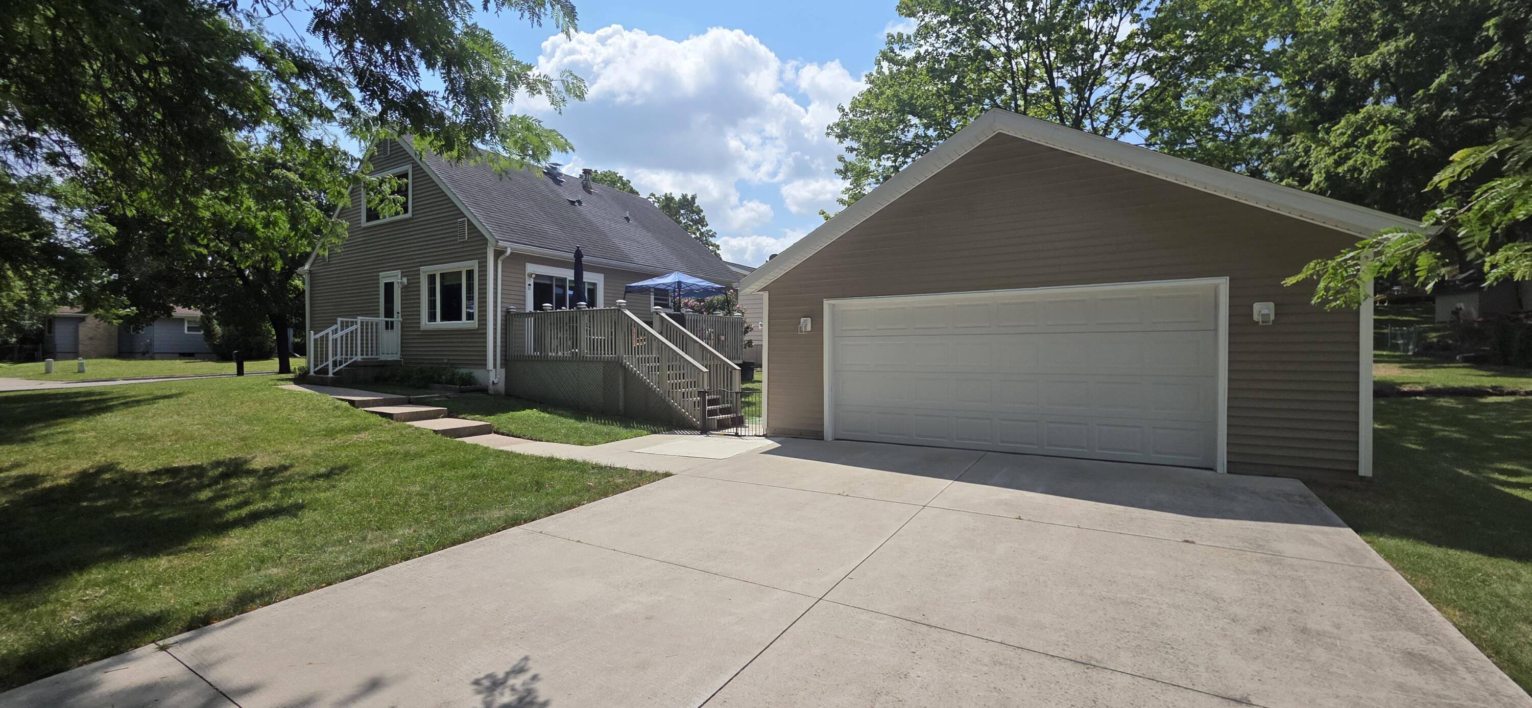 1135 Walwood Drive NE Grand Rapids MI 49505