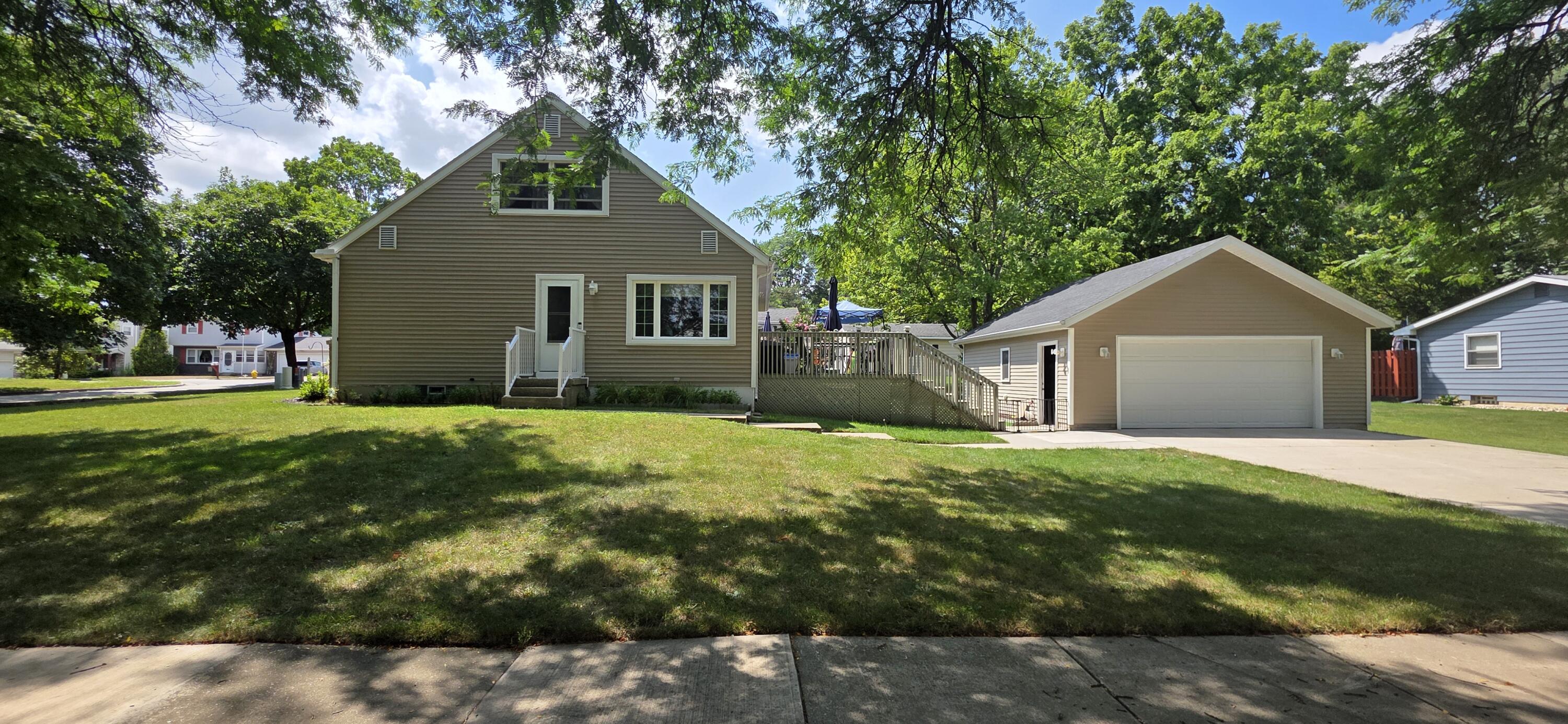 1135 Walwood Drive NE Grand Rapids MI 49505