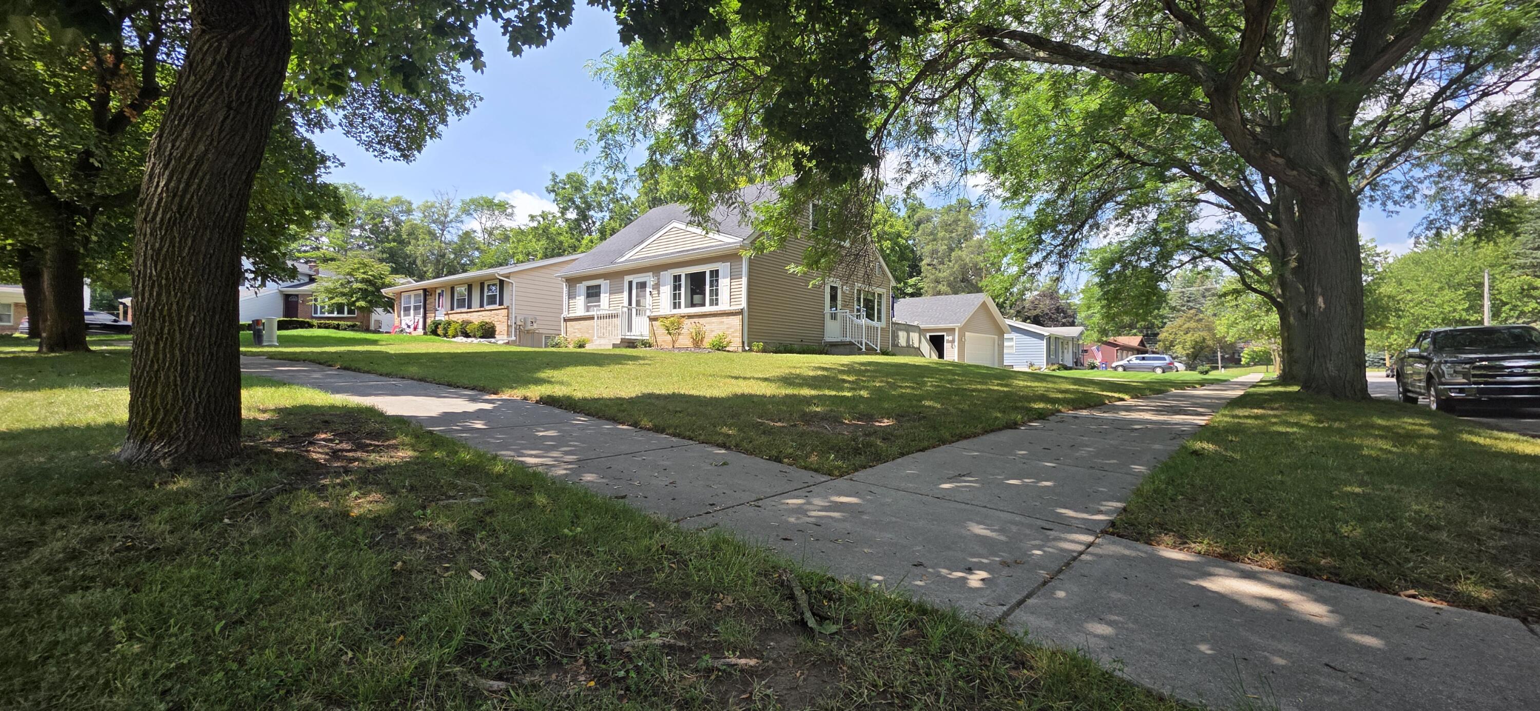 1135 Walwood Drive NE Grand Rapids MI 49505
