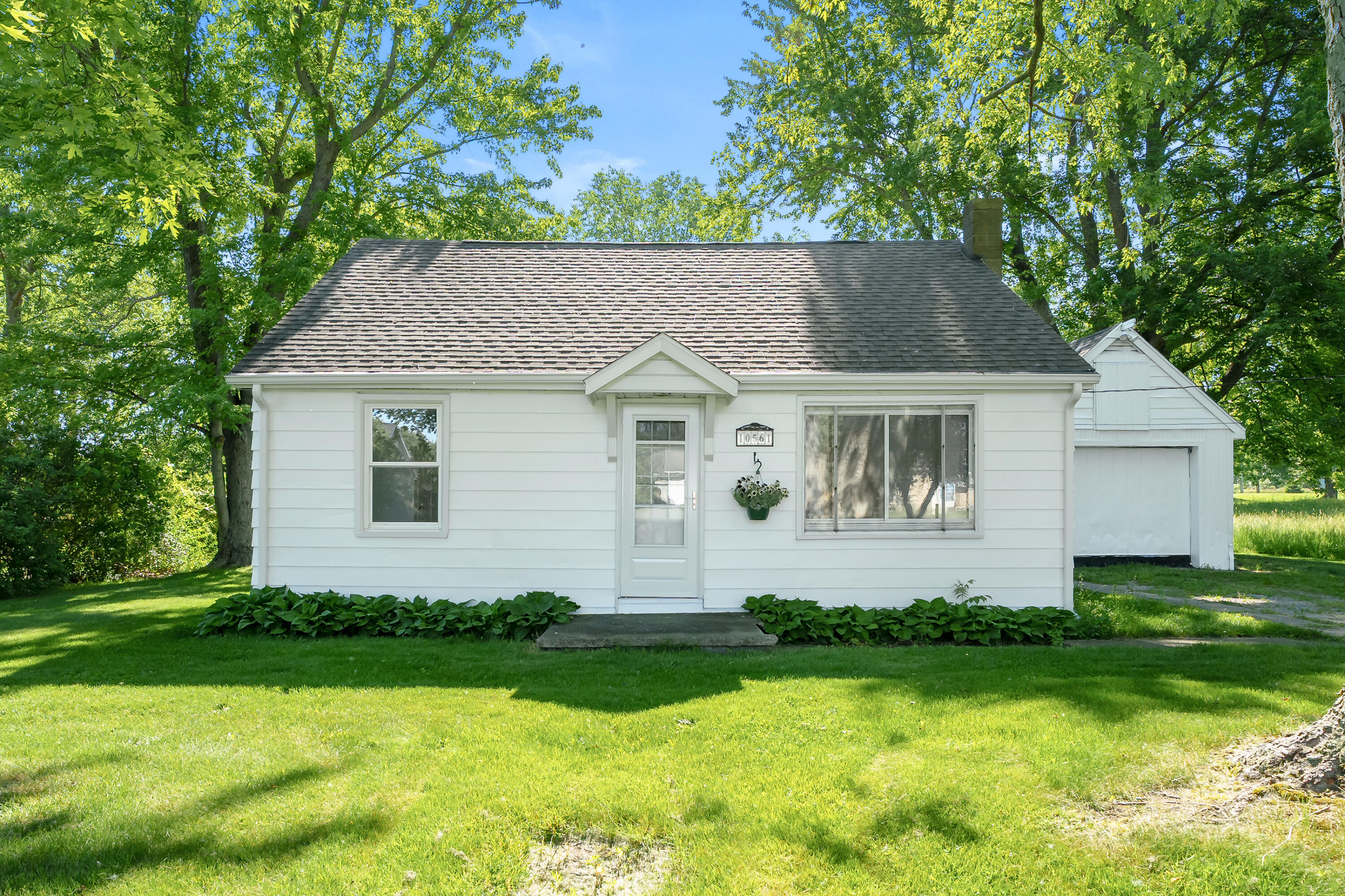 10561 Baldwin Road Bridgman MI 49106