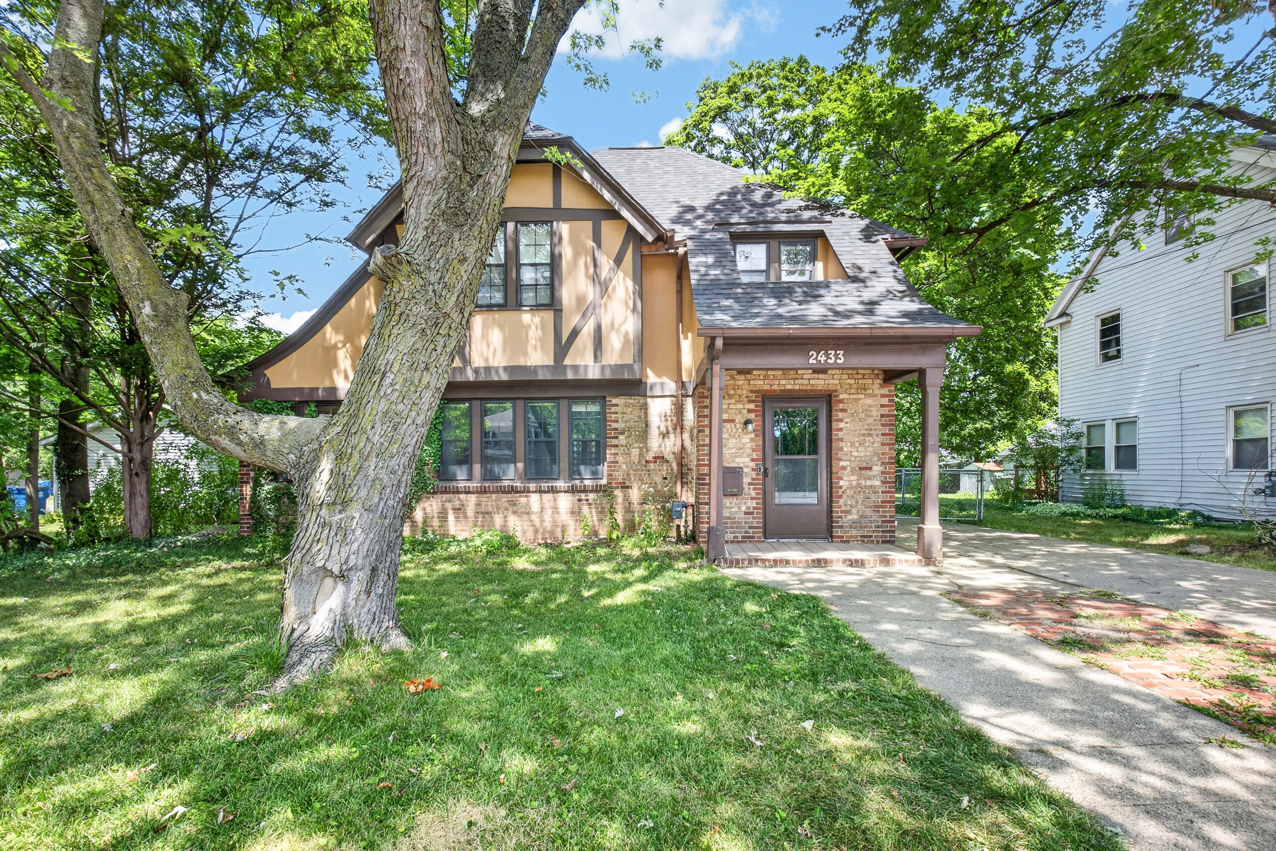 2433 E Main Street Kalamazoo MI 49048