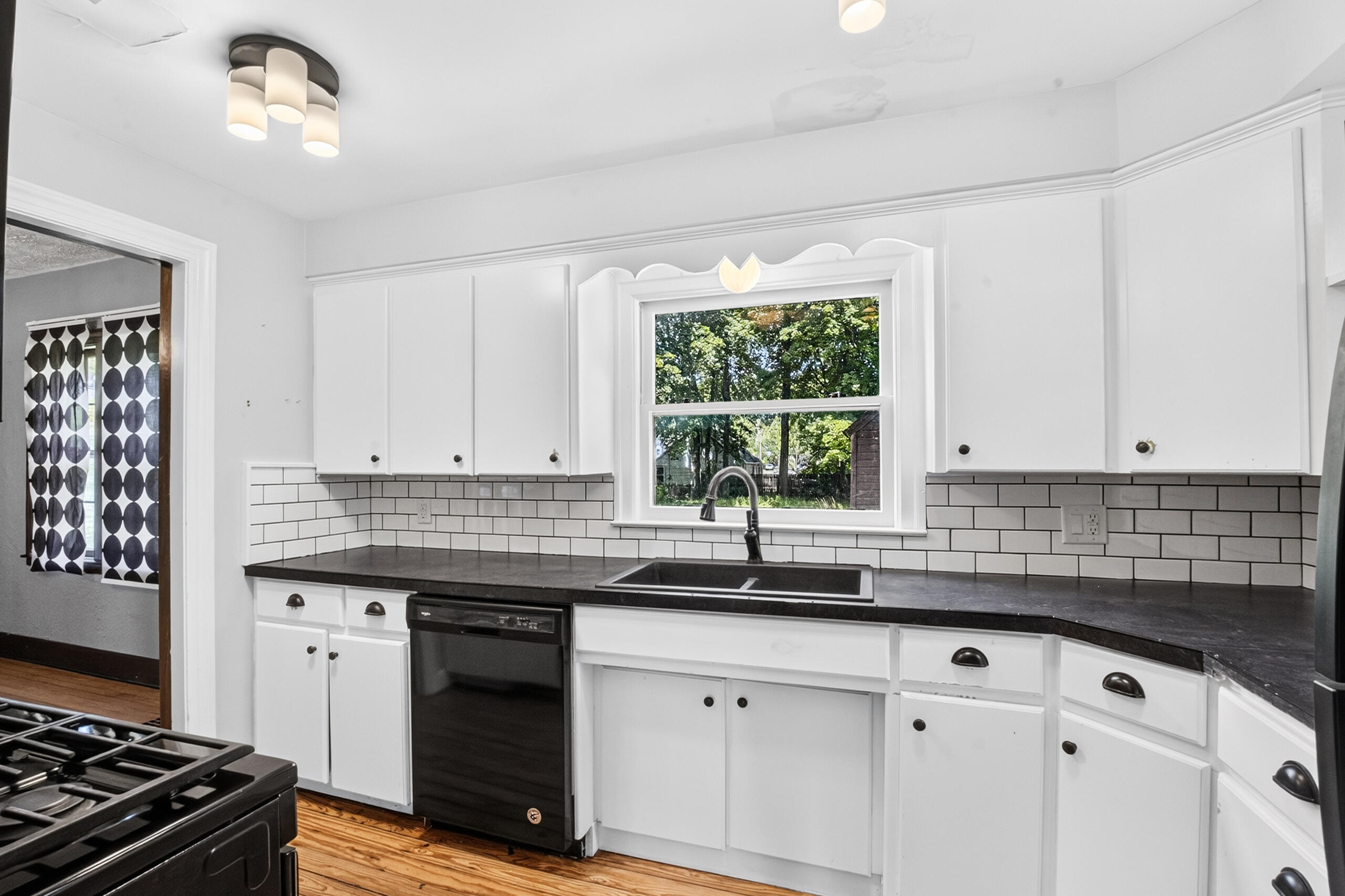 2433 E Main Street Kalamazoo MI 49048