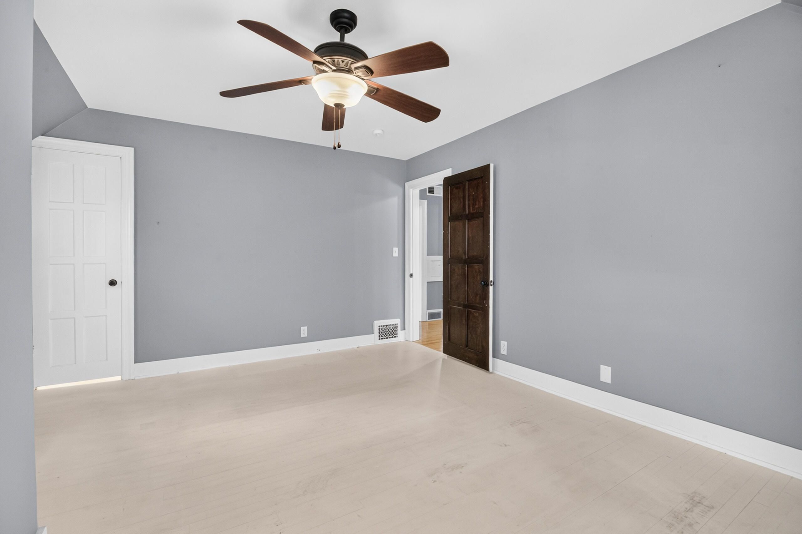2433 E Main Street Kalamazoo MI 49048