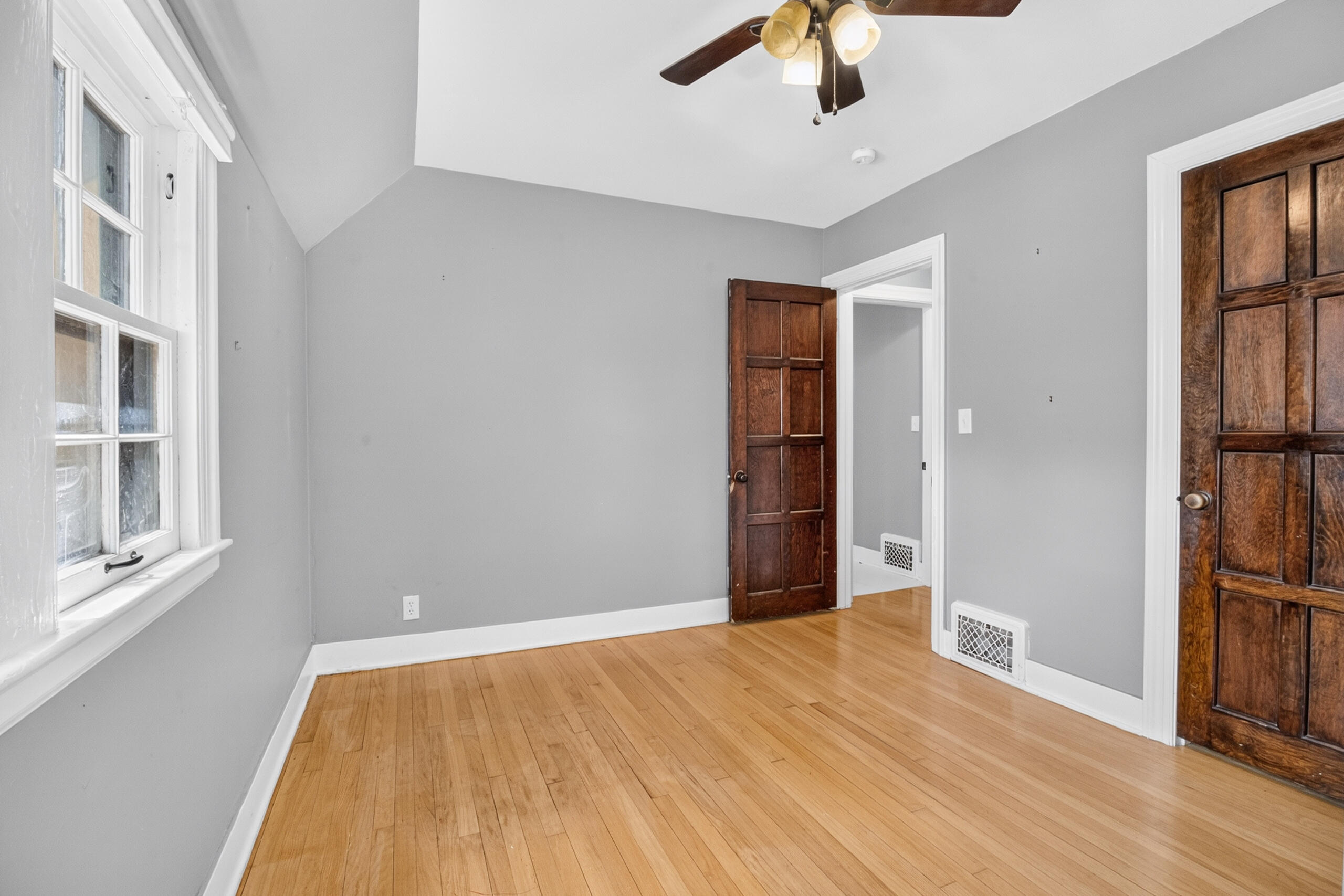 2433 E Main Street Kalamazoo MI 49048