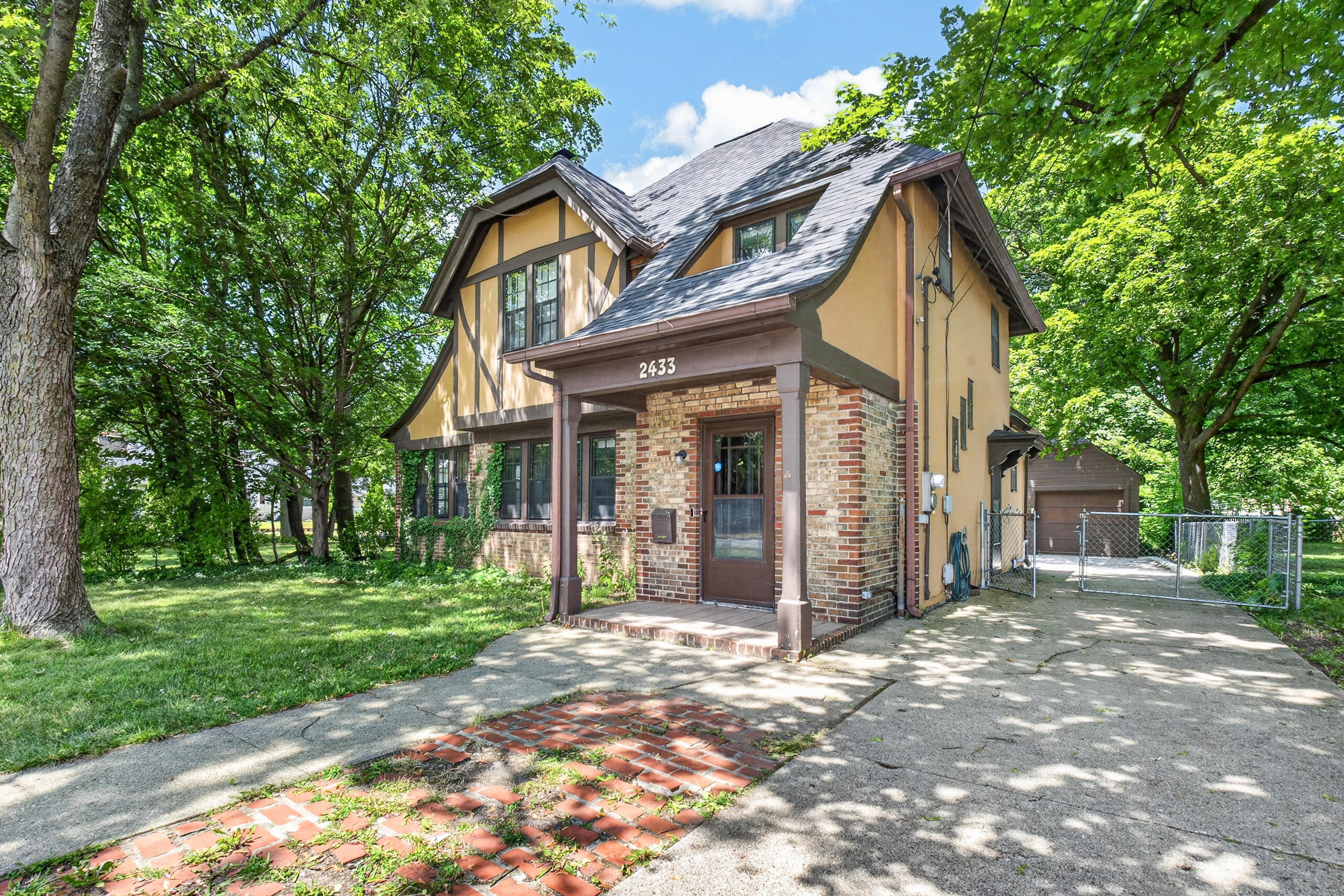 2433 E Main Street Kalamazoo MI 49048