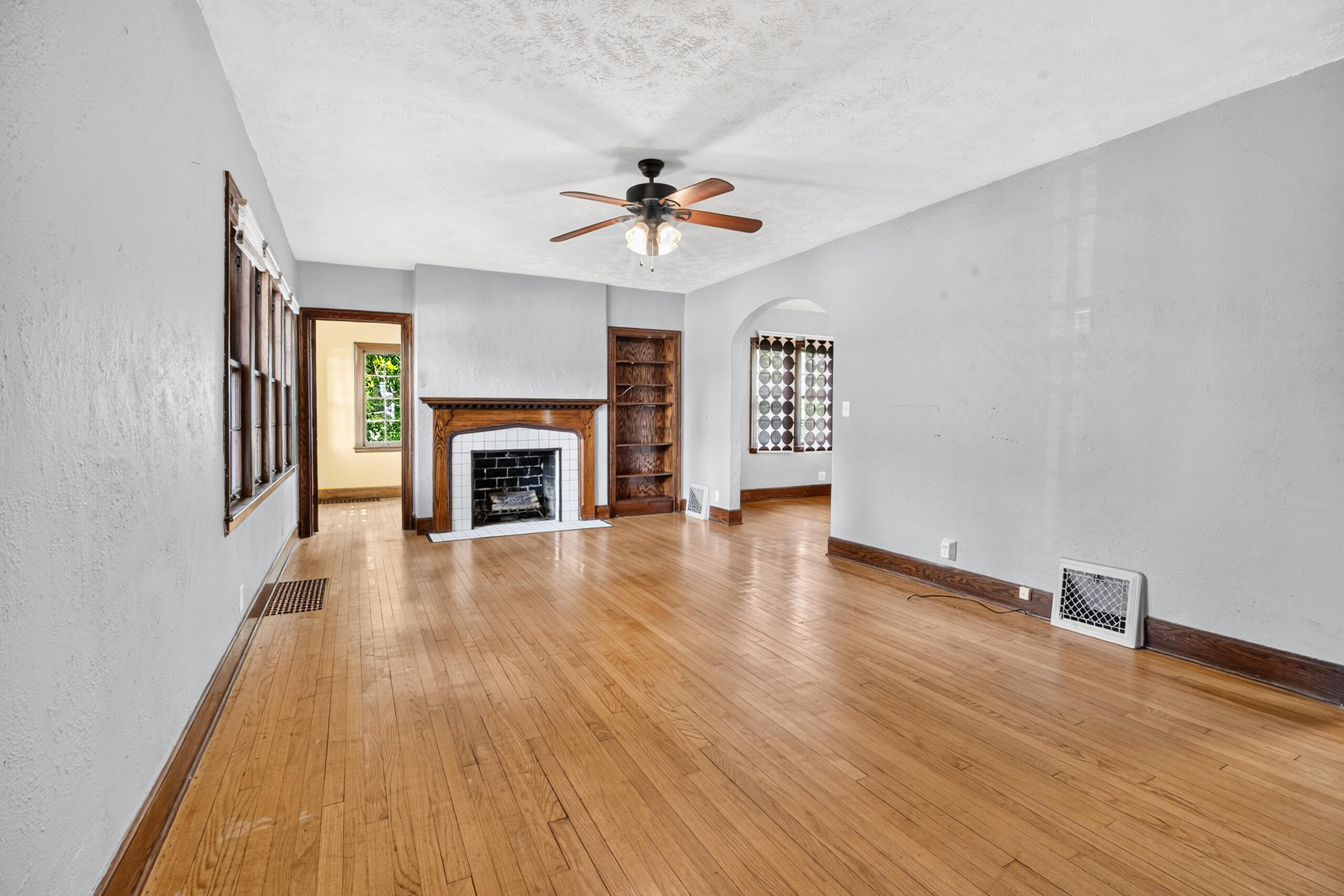 2433 E Main Street Kalamazoo MI 49048