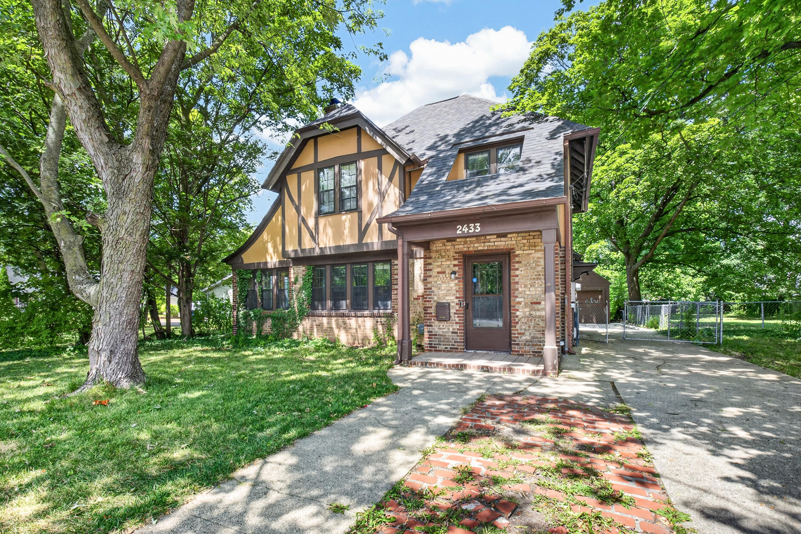 2433 E Main Street Kalamazoo MI 49048