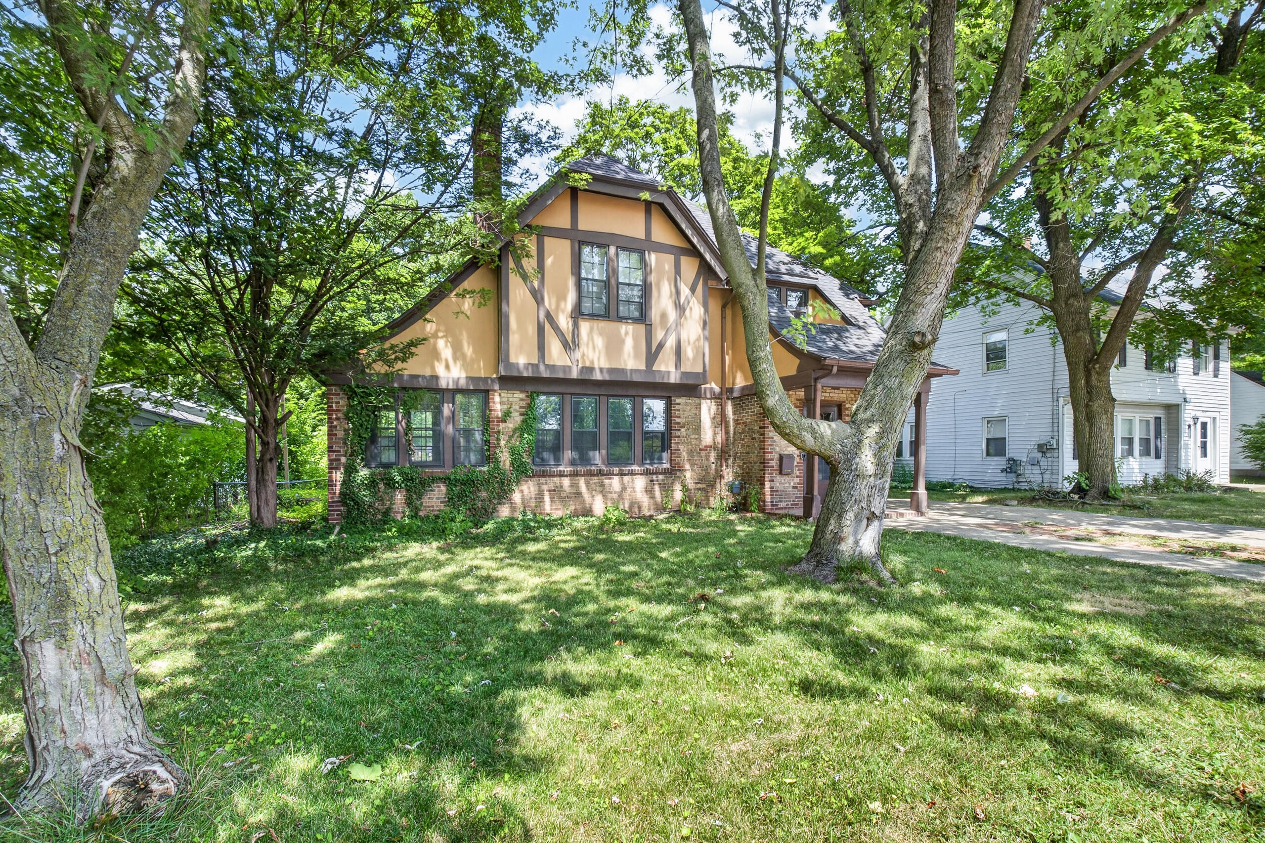 2433 E Main Street Kalamazoo MI 49048