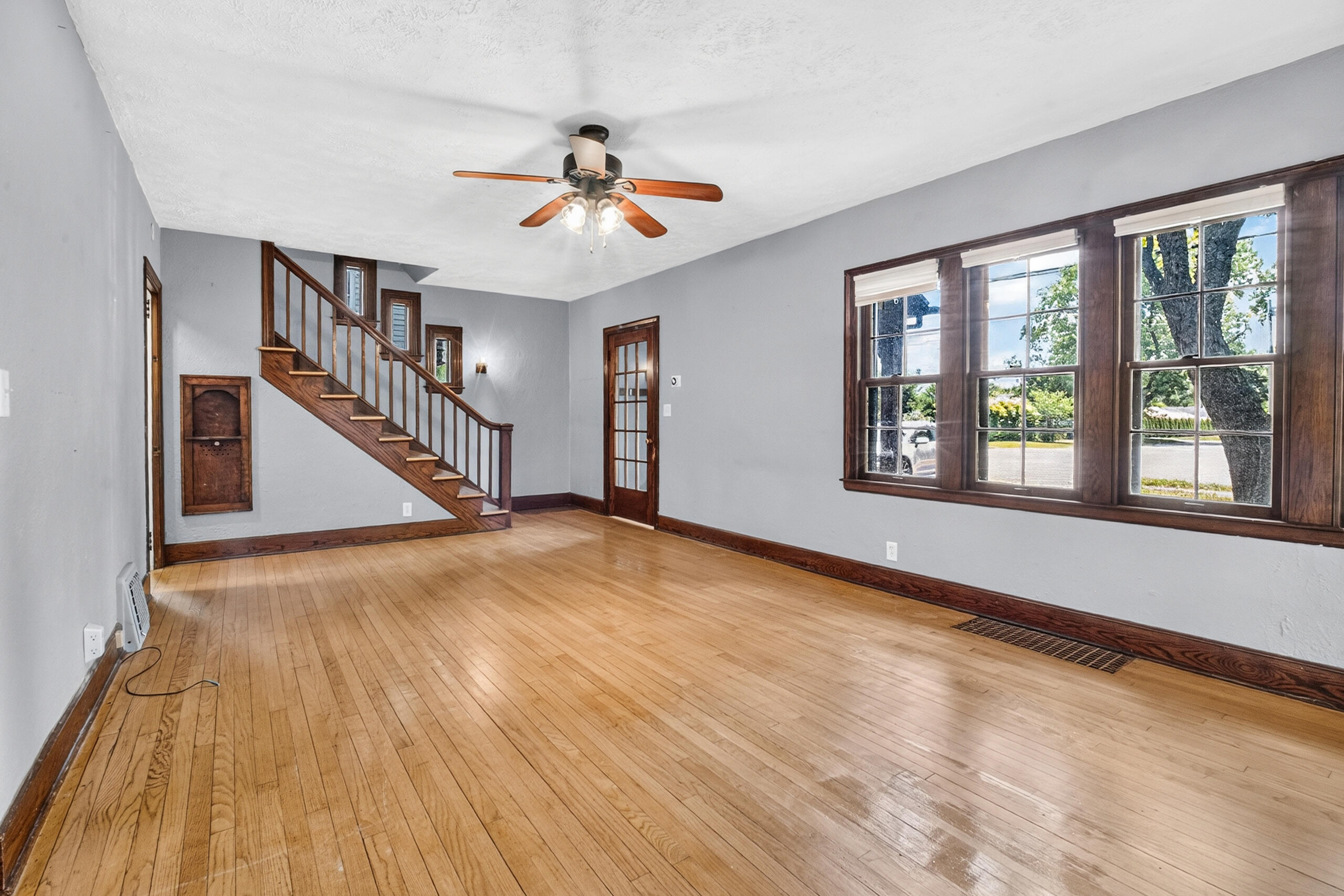 2433 E Main Street Kalamazoo MI 49048