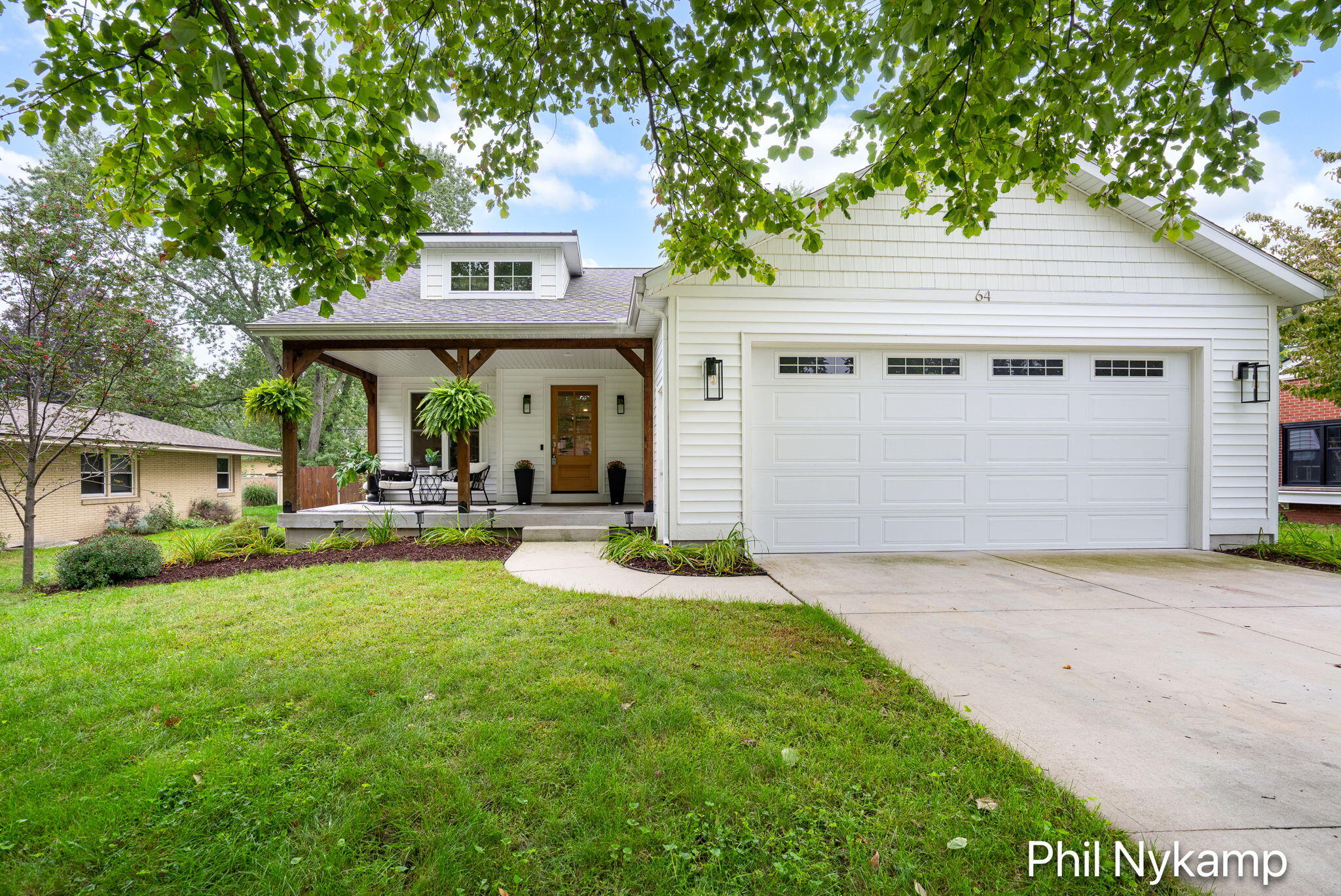64 W 33rd Street Holland MI 49423