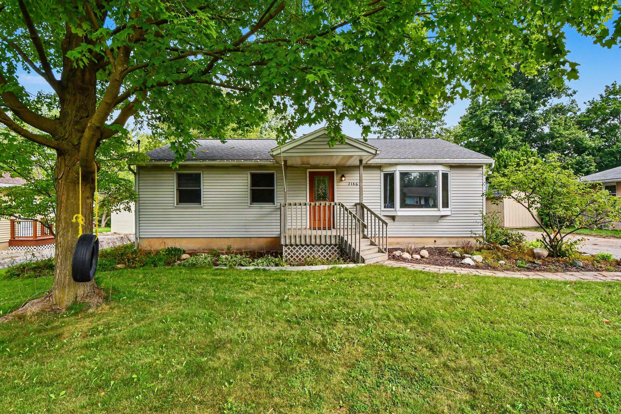 2146 Engleside Drive SE Grand Rapids MI 49546