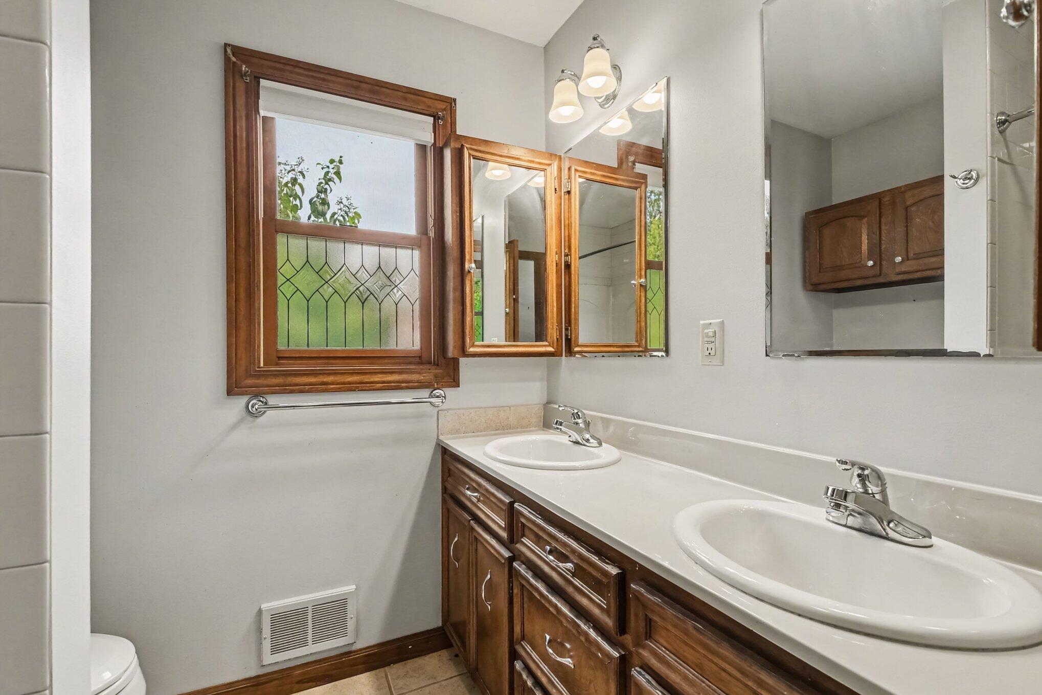 2146 Engleside Drive SE Grand Rapids MI 49546
