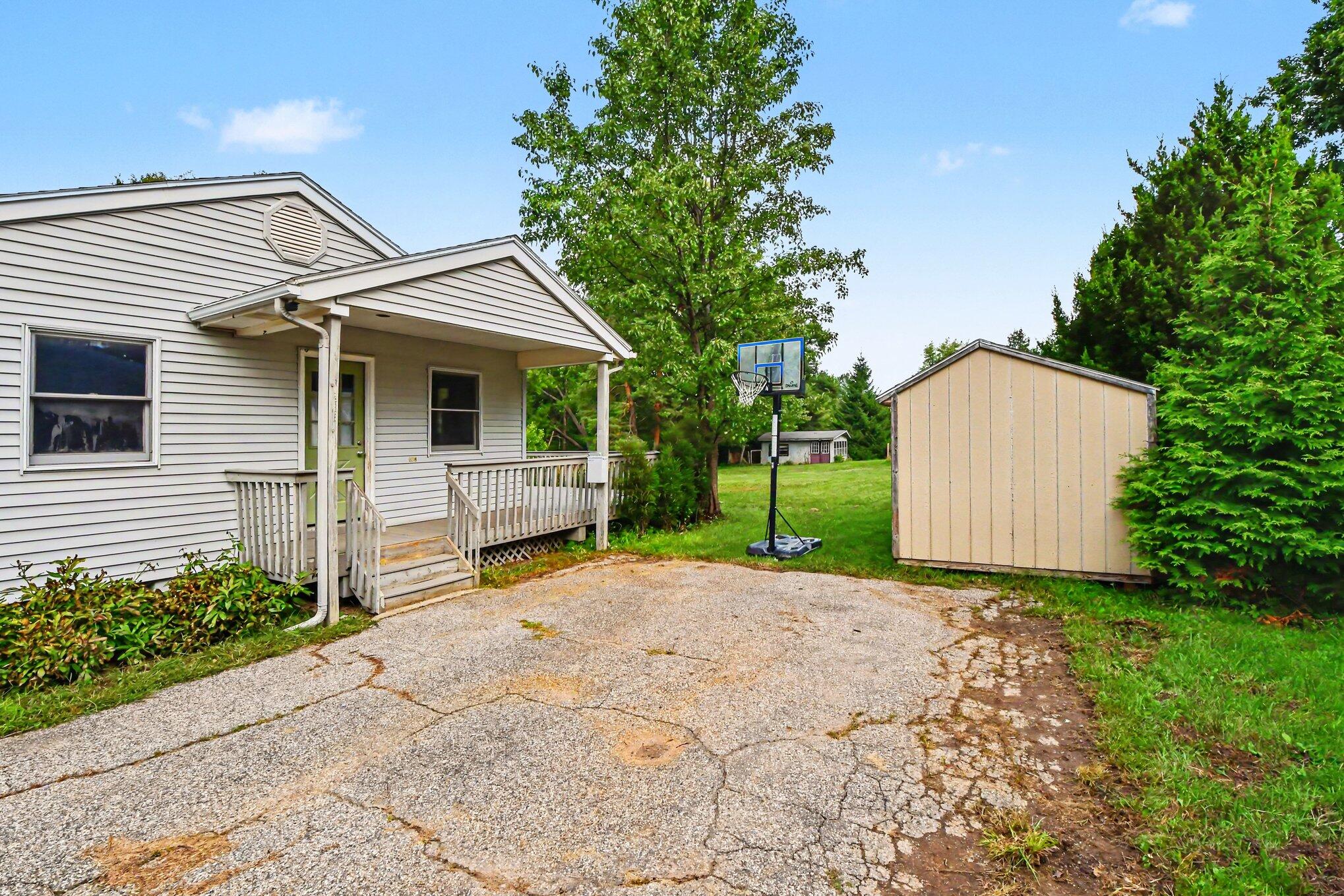 2146 Engleside Drive SE Grand Rapids MI 49546