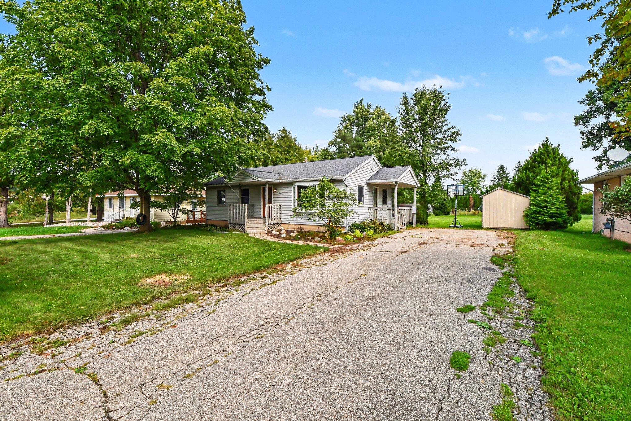 2146 Engleside Drive SE Grand Rapids MI 49546