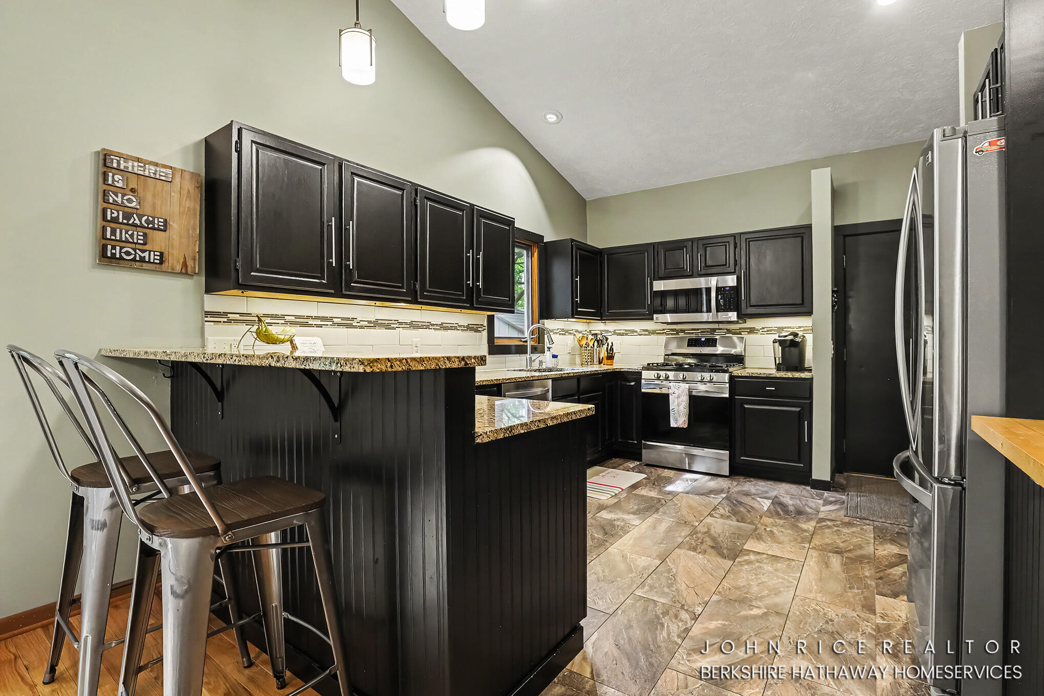 956 Spaulding Avenue SE Ada MI 49301