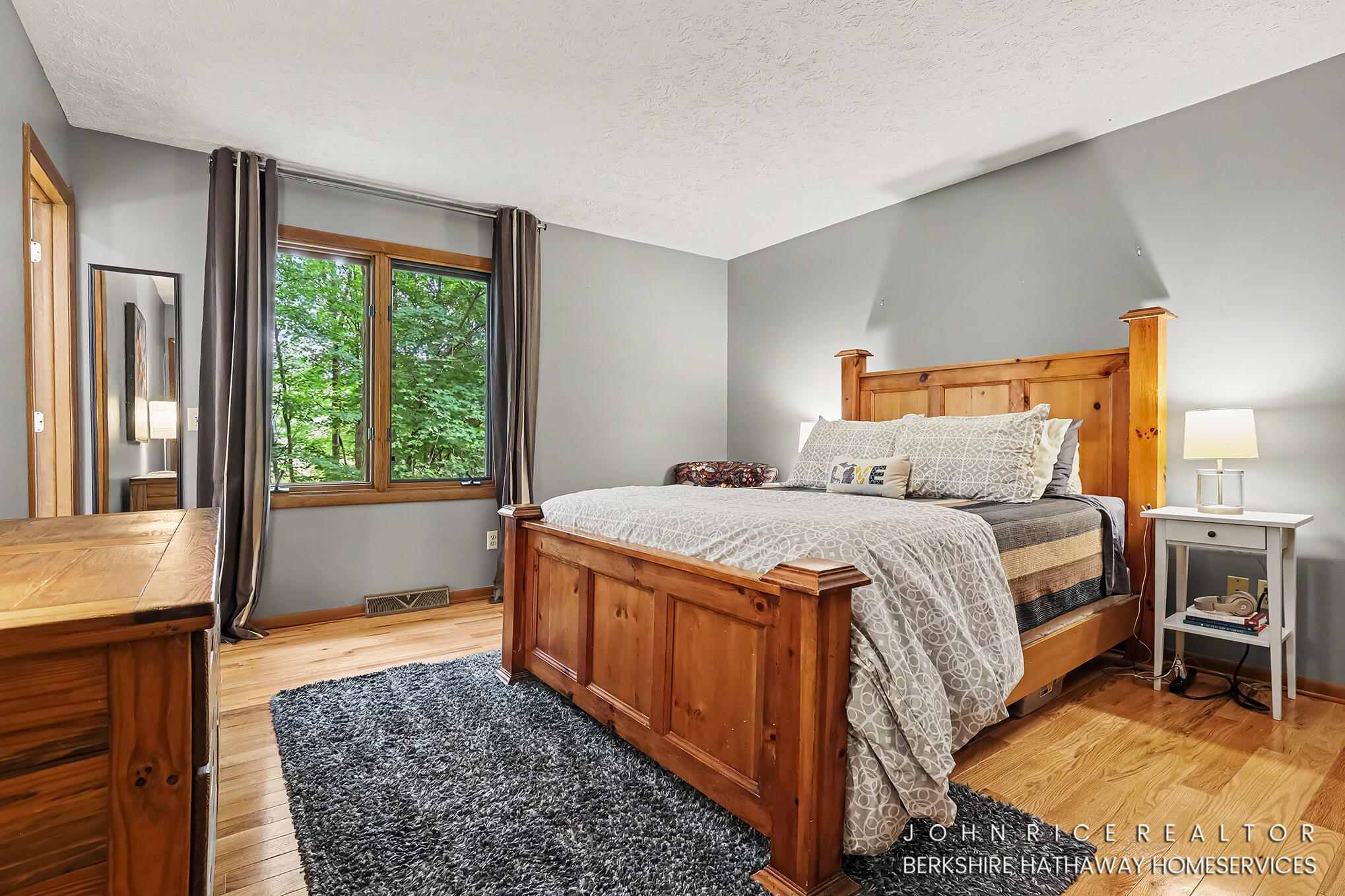 956 Spaulding Avenue SE Ada MI 49301